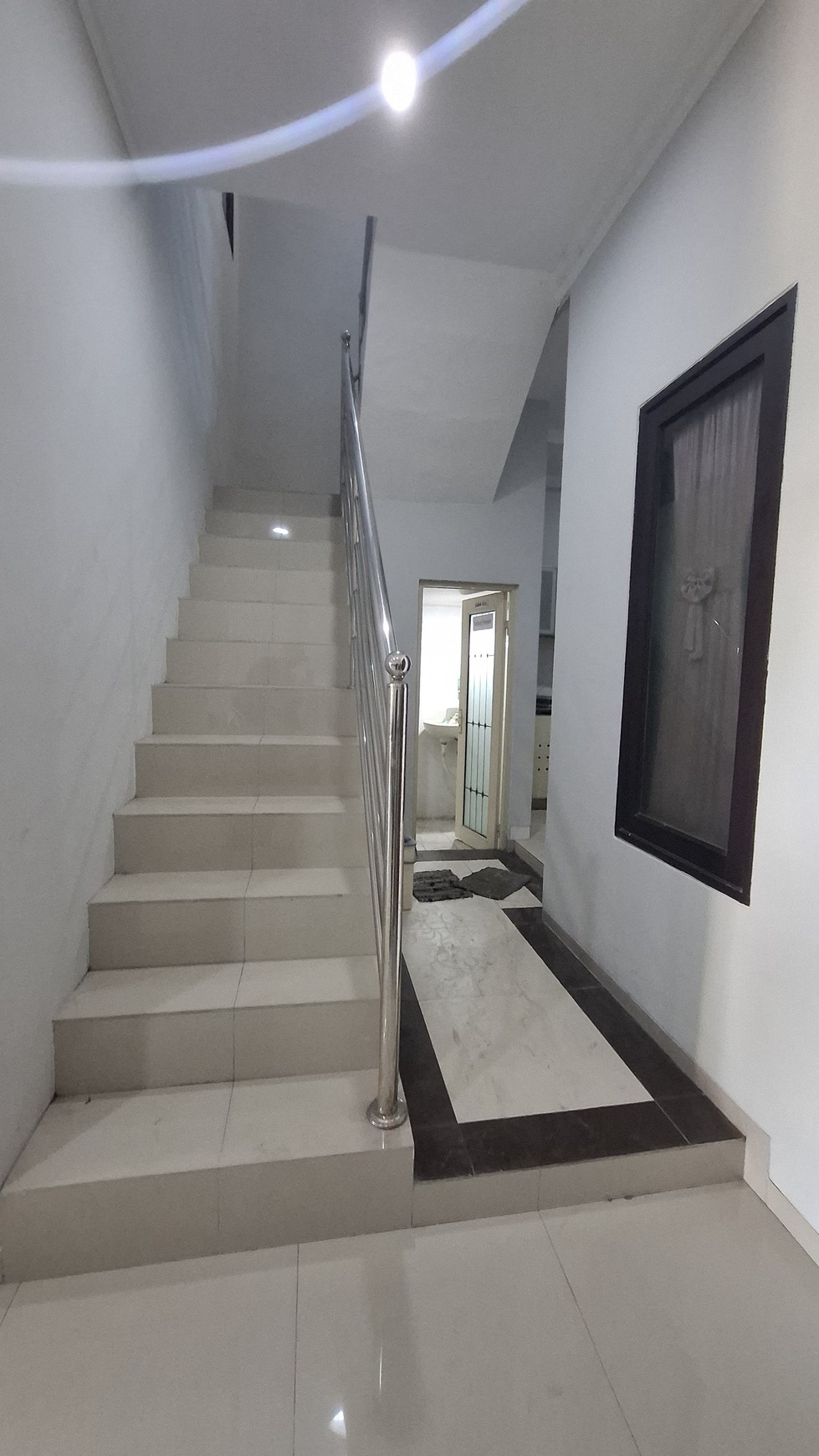Dijual Rumah 2 Lantai Siap Huni di Gunung Anyar Surabaya Timur