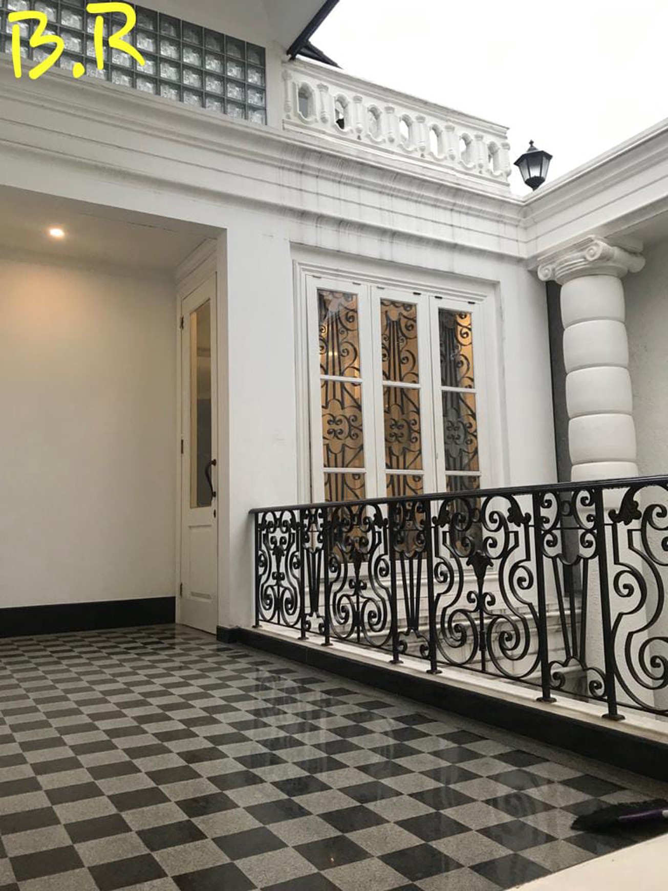 Rumah Siap Huni dan Bagus Dijual di Menteng