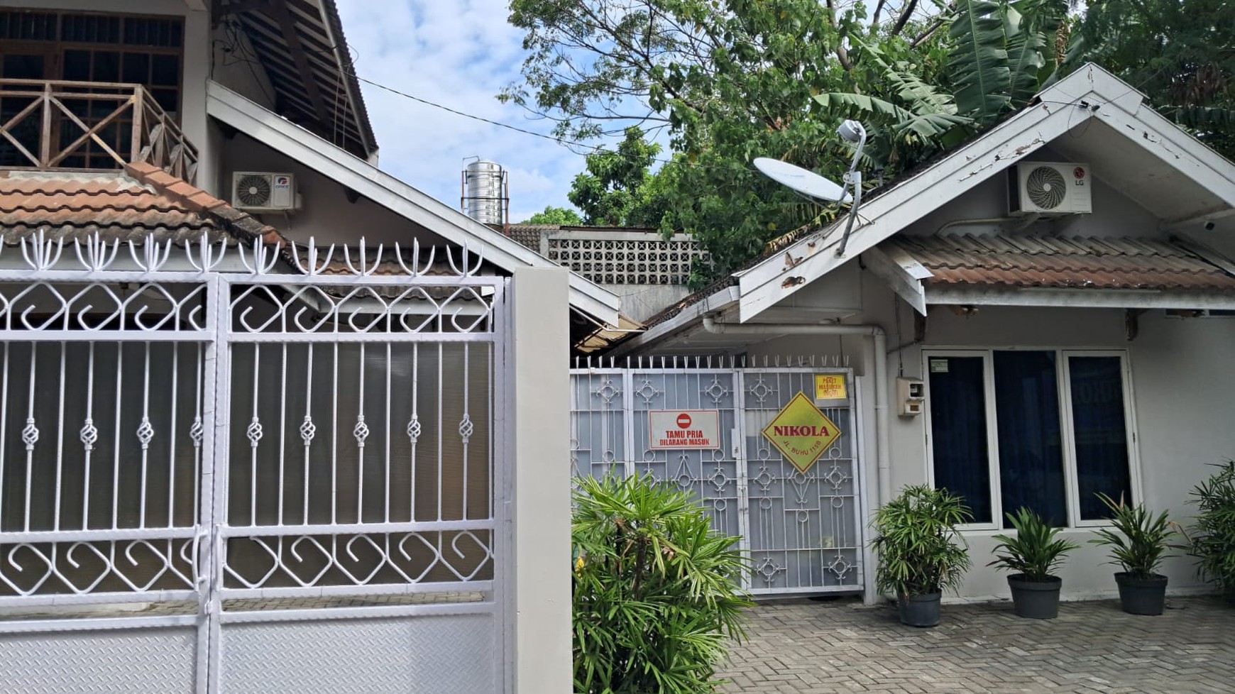 RUMAH DAN PAVILIUN DI GEJAYAN, DEPOK, SLEMAN