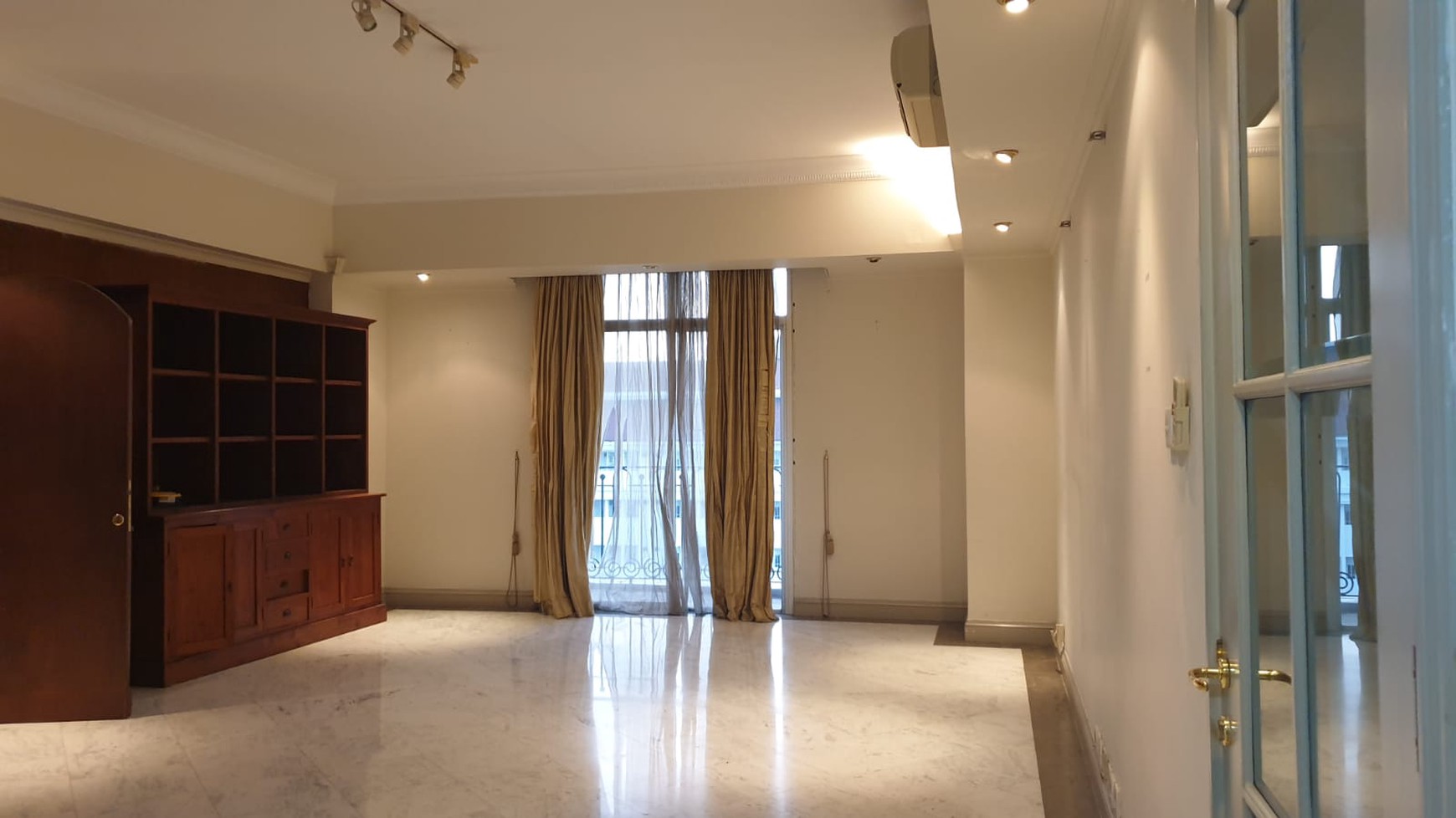 APARTEMEN EKSEKUTIF MENTENG TANJUNG TOWER