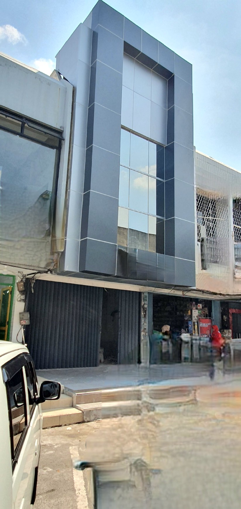 Ruko Boulevard Raya, Kelapa Gading - sudah fully renovated
