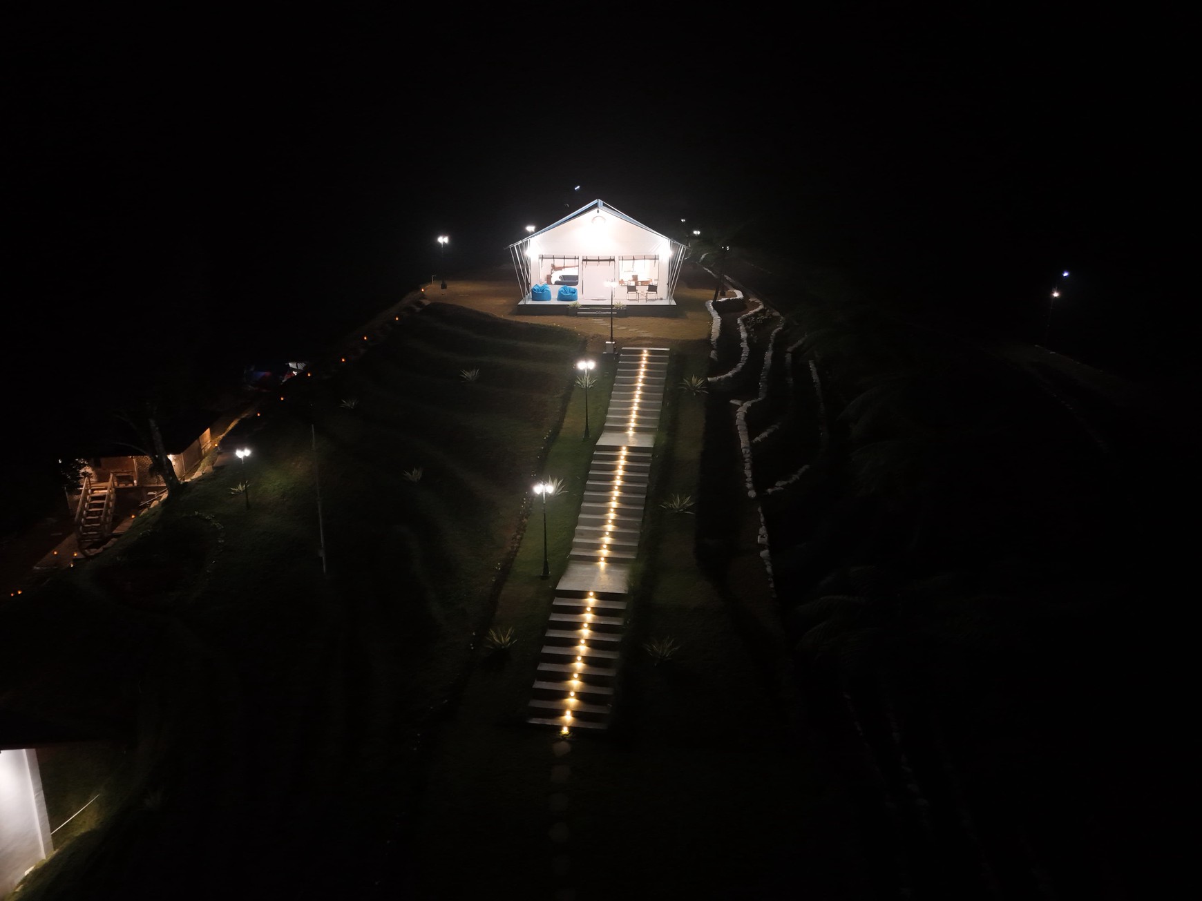 DIJUAL VILLA DAN GLAMPING MEWAH DI KAKI GN PANGRANGO, CISARUA