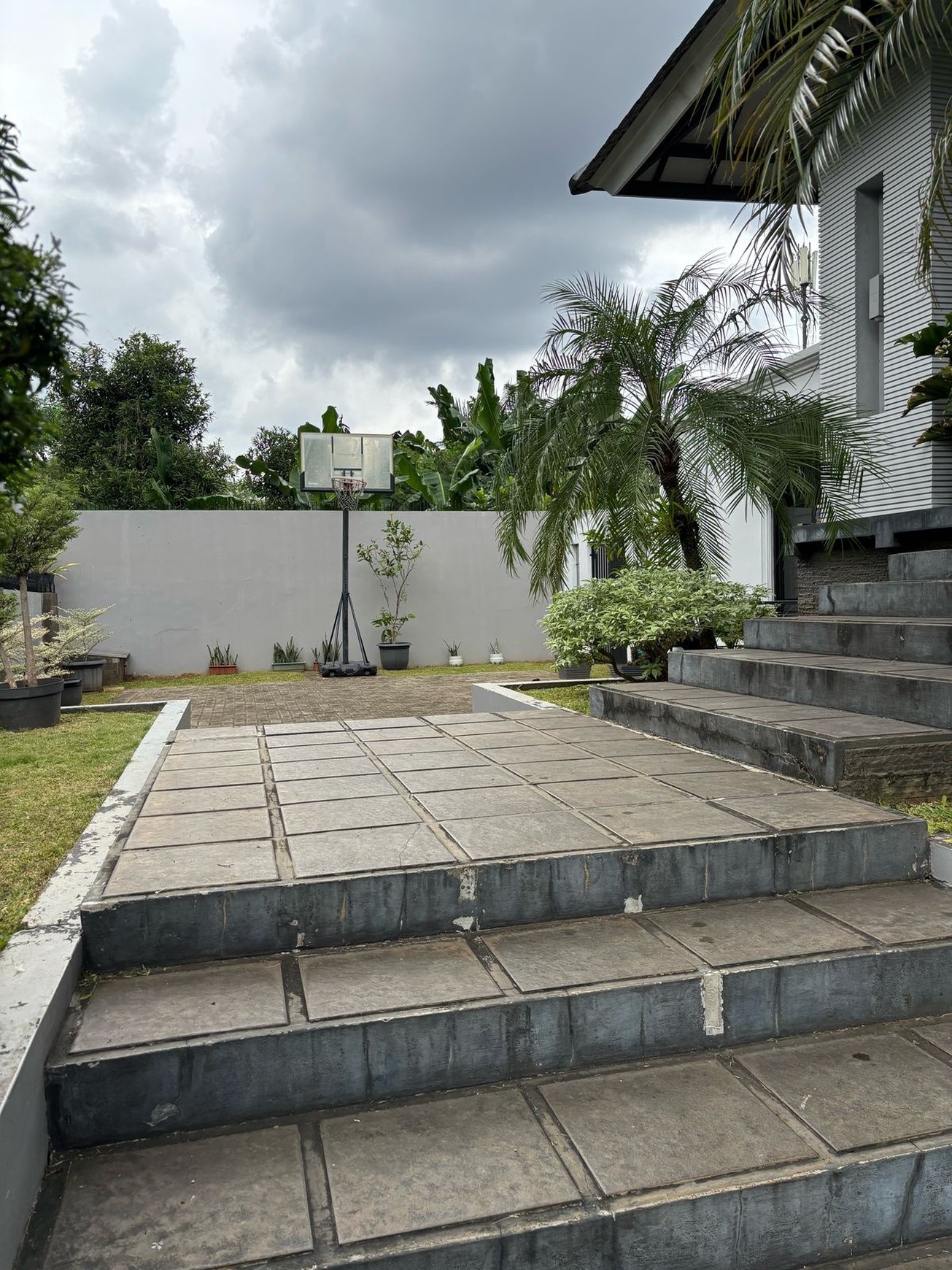 Dijual rumah Mewah 2 lantai dalam Kompleks di Benda, Ciganjur, Jagakarsa, Jakarta selatan