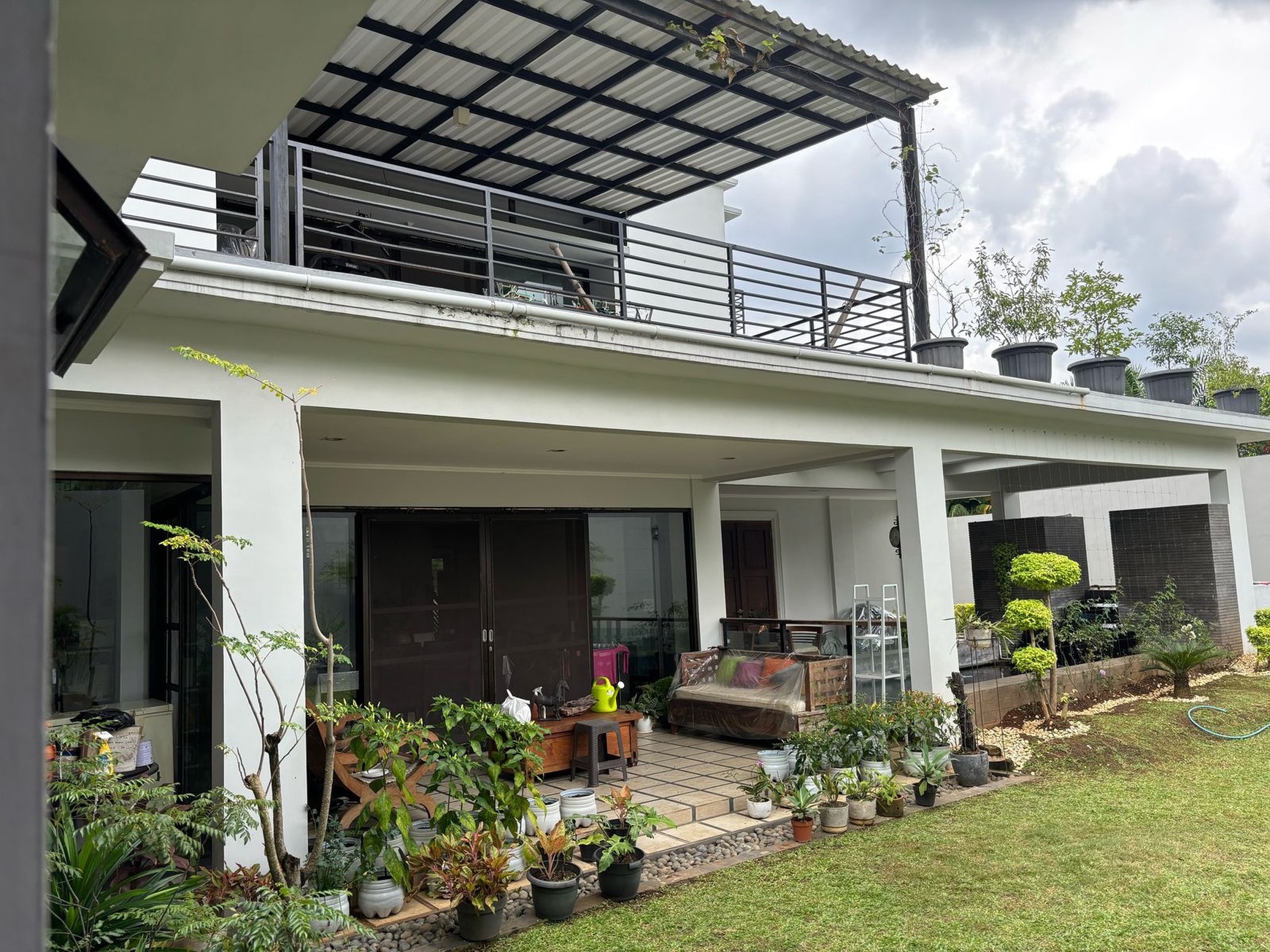 Dijual rumah Mewah 2 lantai dalam Kompleks di Benda, Ciganjur, Jagakarsa, Jakarta selatan