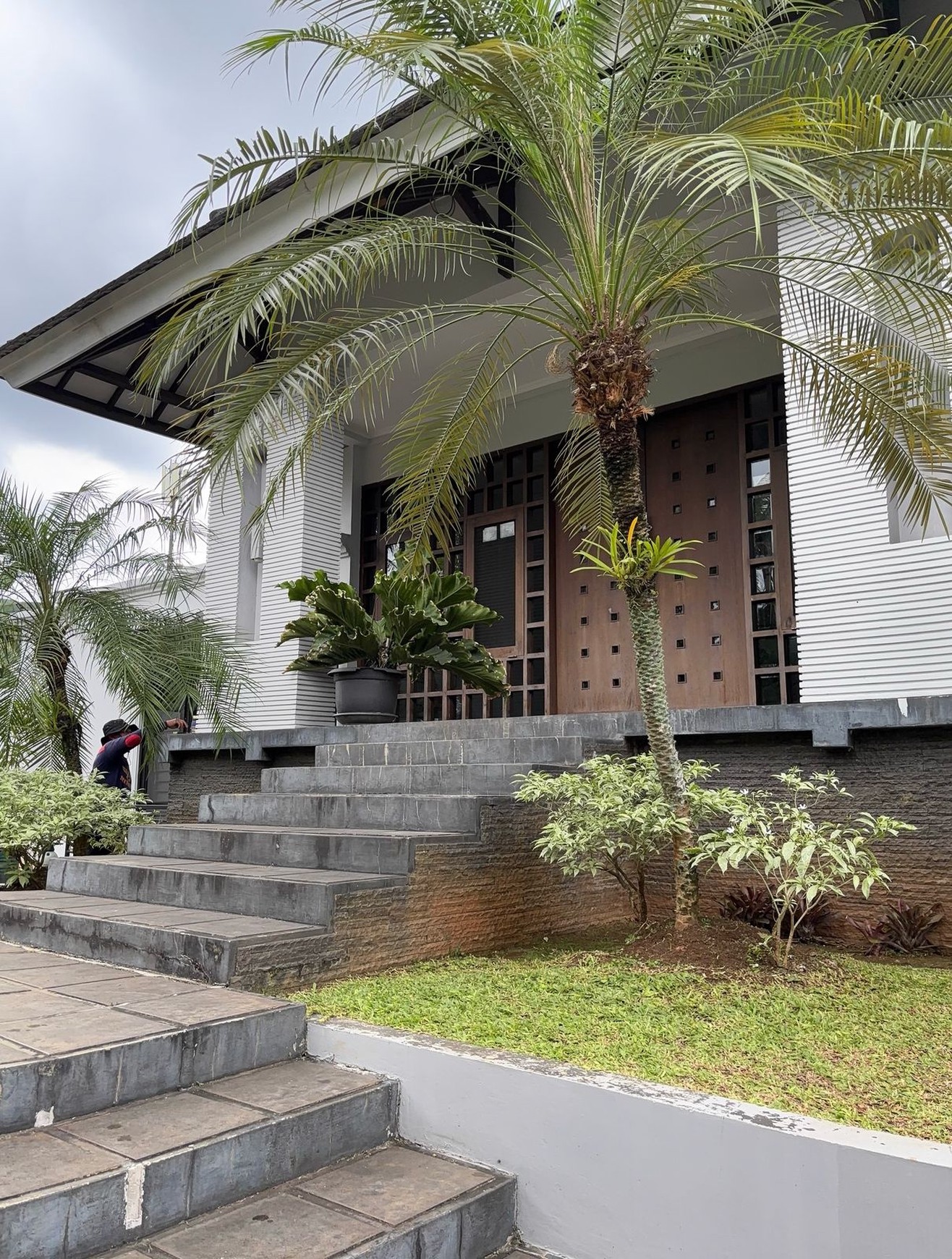 Dijual rumah Mewah 2 lantai dalam Kompleks di Benda, Ciganjur, Jagakarsa, Jakarta selatan