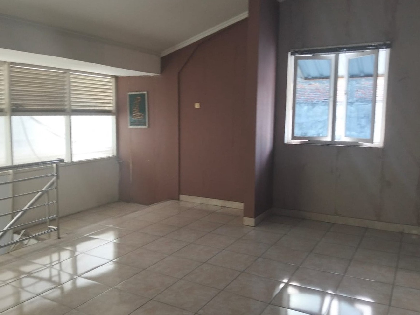 Showroom Dan Rumah 1318 Lokasi Strategis Dijalan Wonosari Km 7, Sendangtirto, Berbah, Sleman.