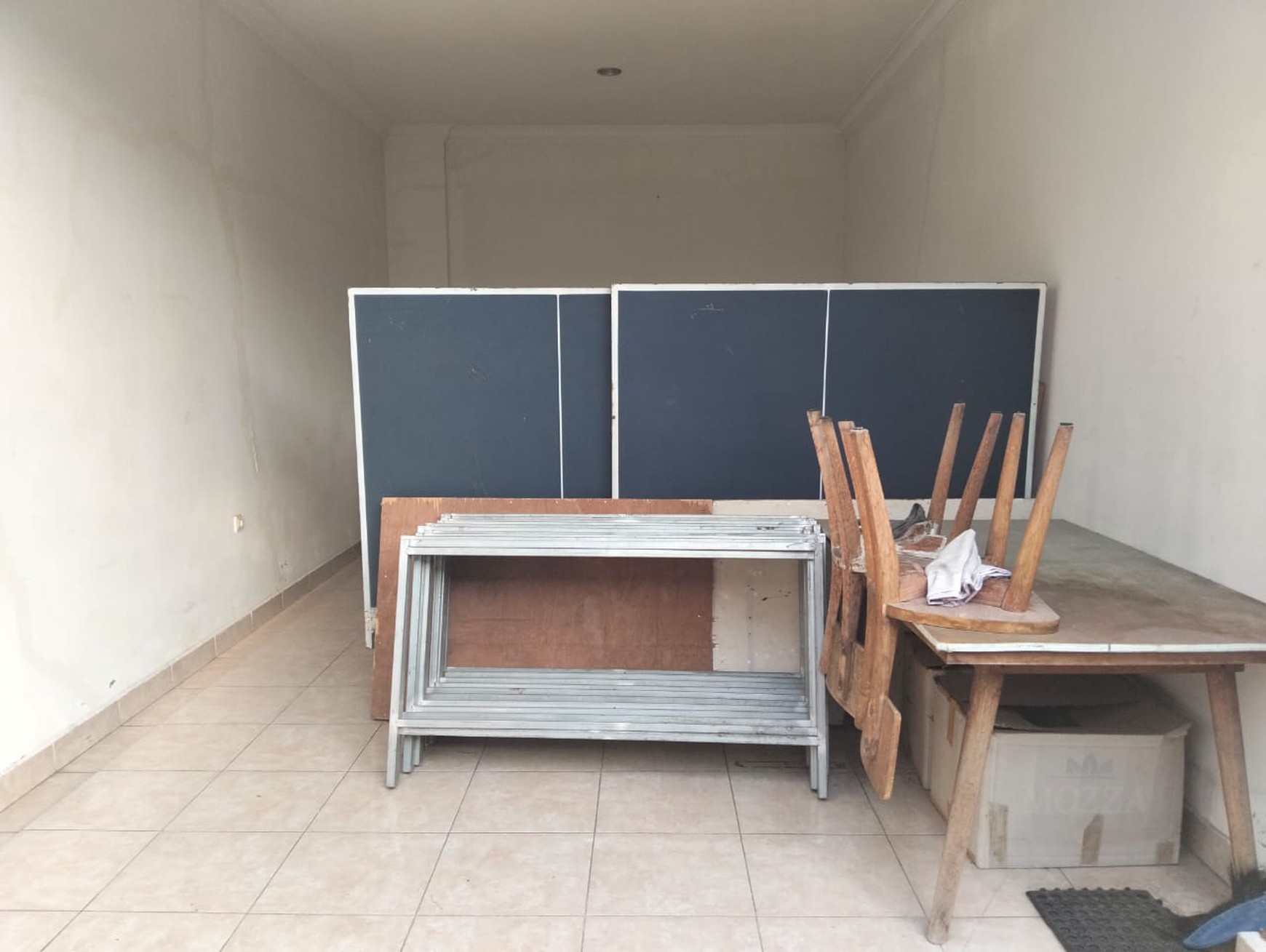 Showroom Dan Rumah 1318 Lokasi Strategis Dijalan Wonosari Km 7, Sendangtirto, Berbah, Sleman.