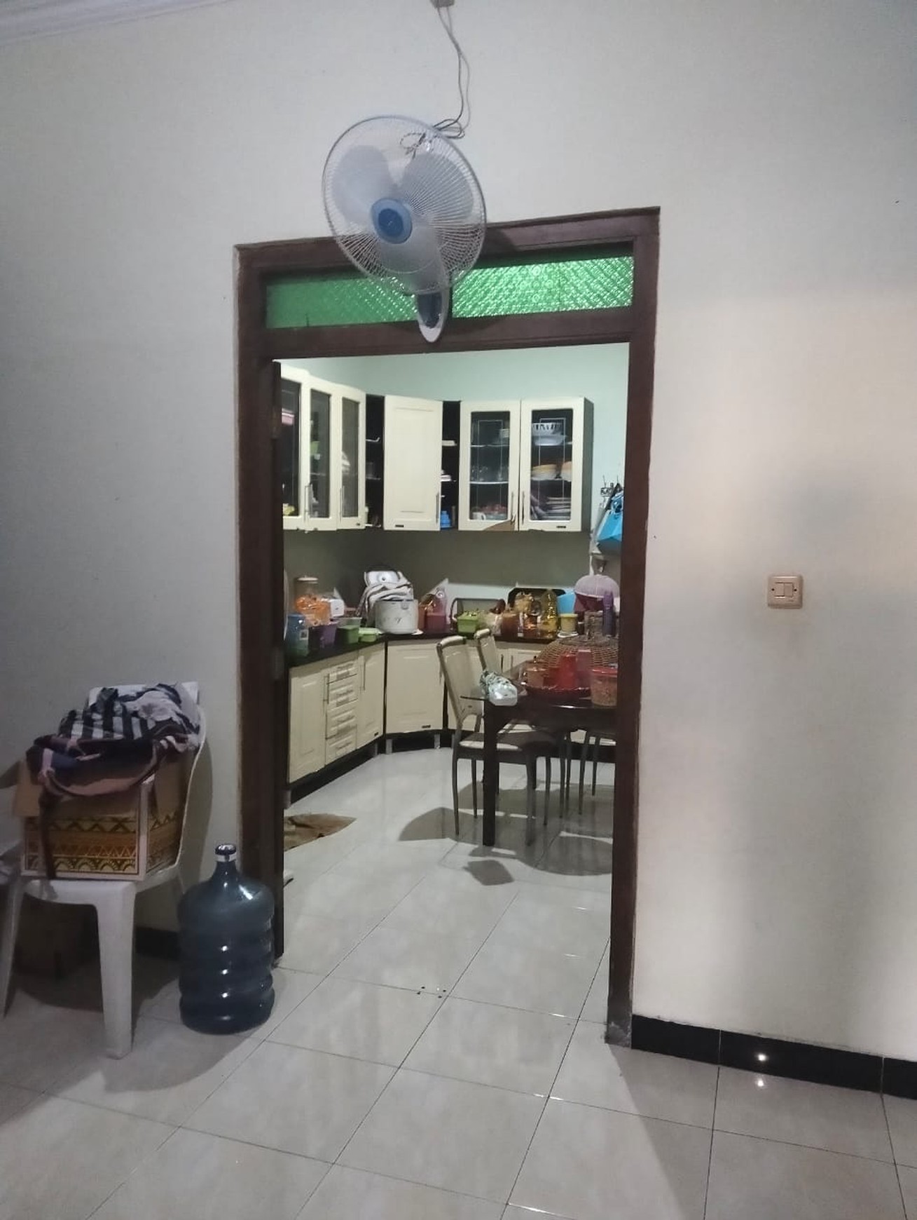 Showroom Dan Rumah 1318 Lokasi Strategis Dijalan Wonosari Km 7, Sendangtirto, Berbah, Sleman.