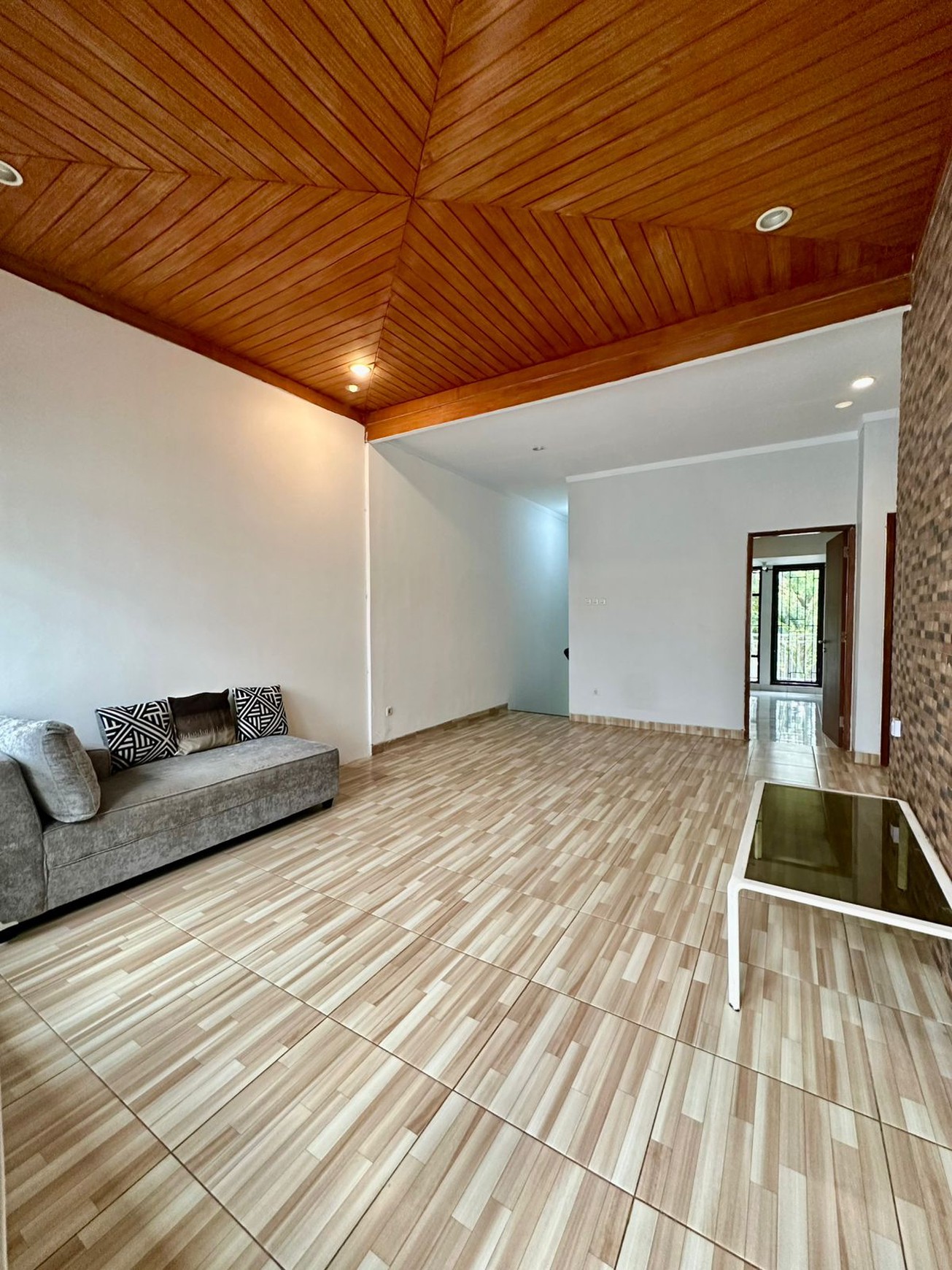 Dijual Rumah di Bintaro Cantik Luas 120 dan Bangunan 200 Dalam Cluster sudah SHM