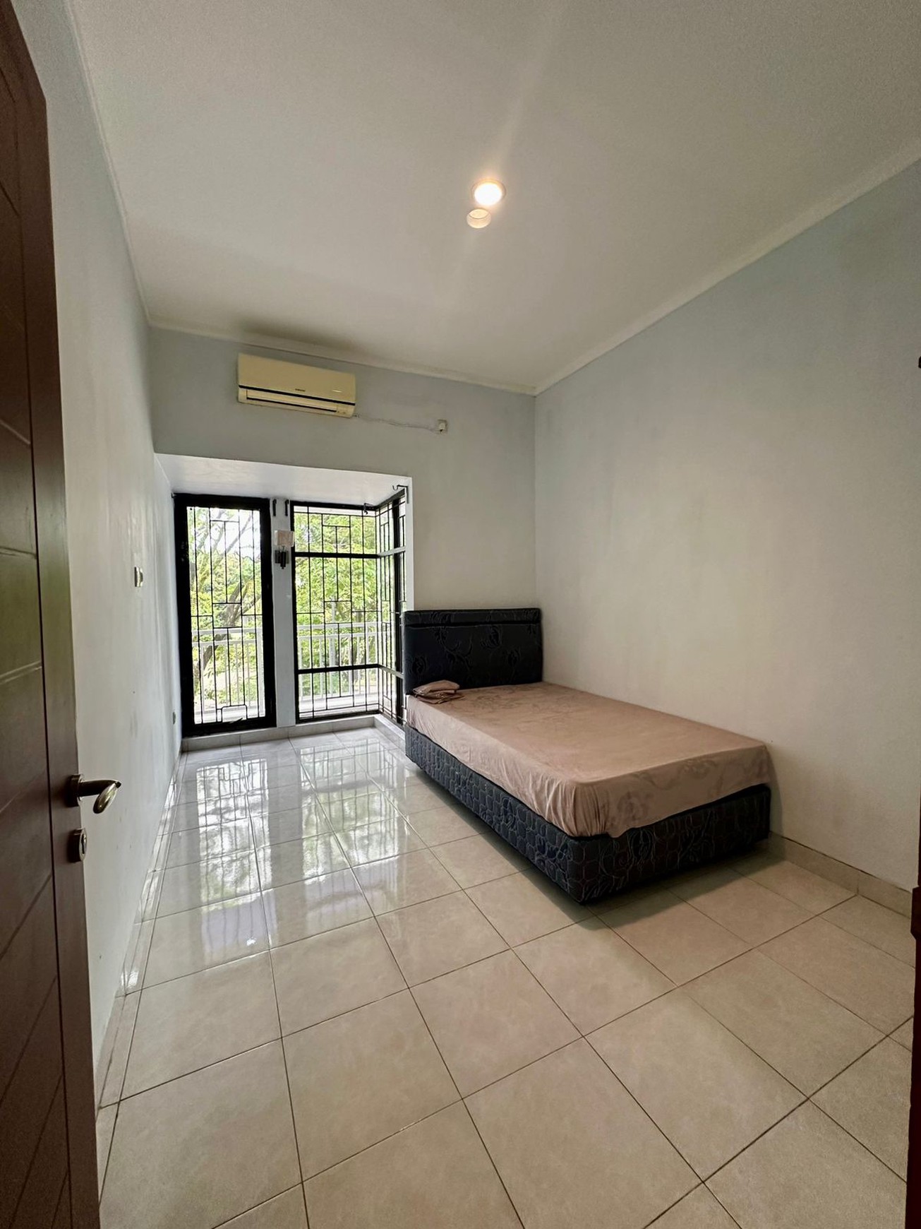 Dijual Rumah di Bintaro Cantik Luas 120 dan Bangunan 200 Dalam Cluster sudah SHM