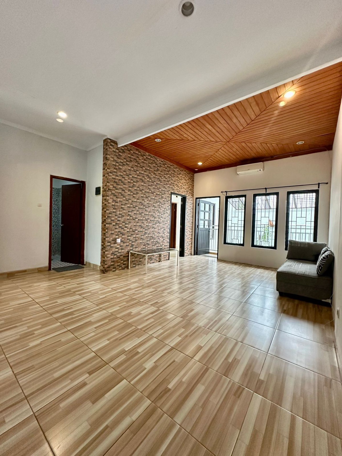 Dijual Rumah di Bintaro Cantik Luas 120 dan Bangunan 200 Dalam Cluster sudah SHM
