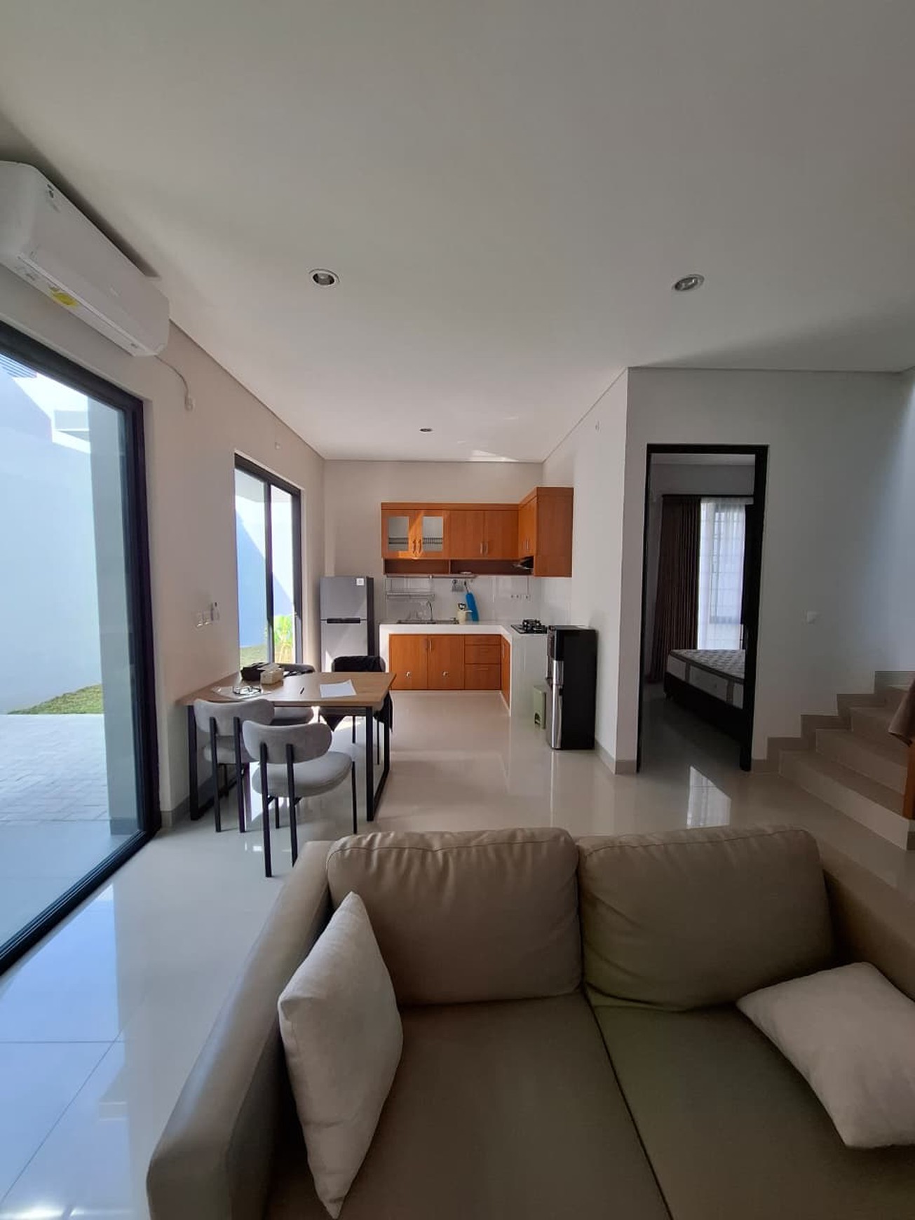 Disewakan Rumah Furnish Dalam Perum Villa Regency Jalan Plagan Donoharjo Ngaglik Sleman