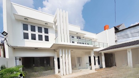 Dijual hunian dan kantor dalam satu tempat