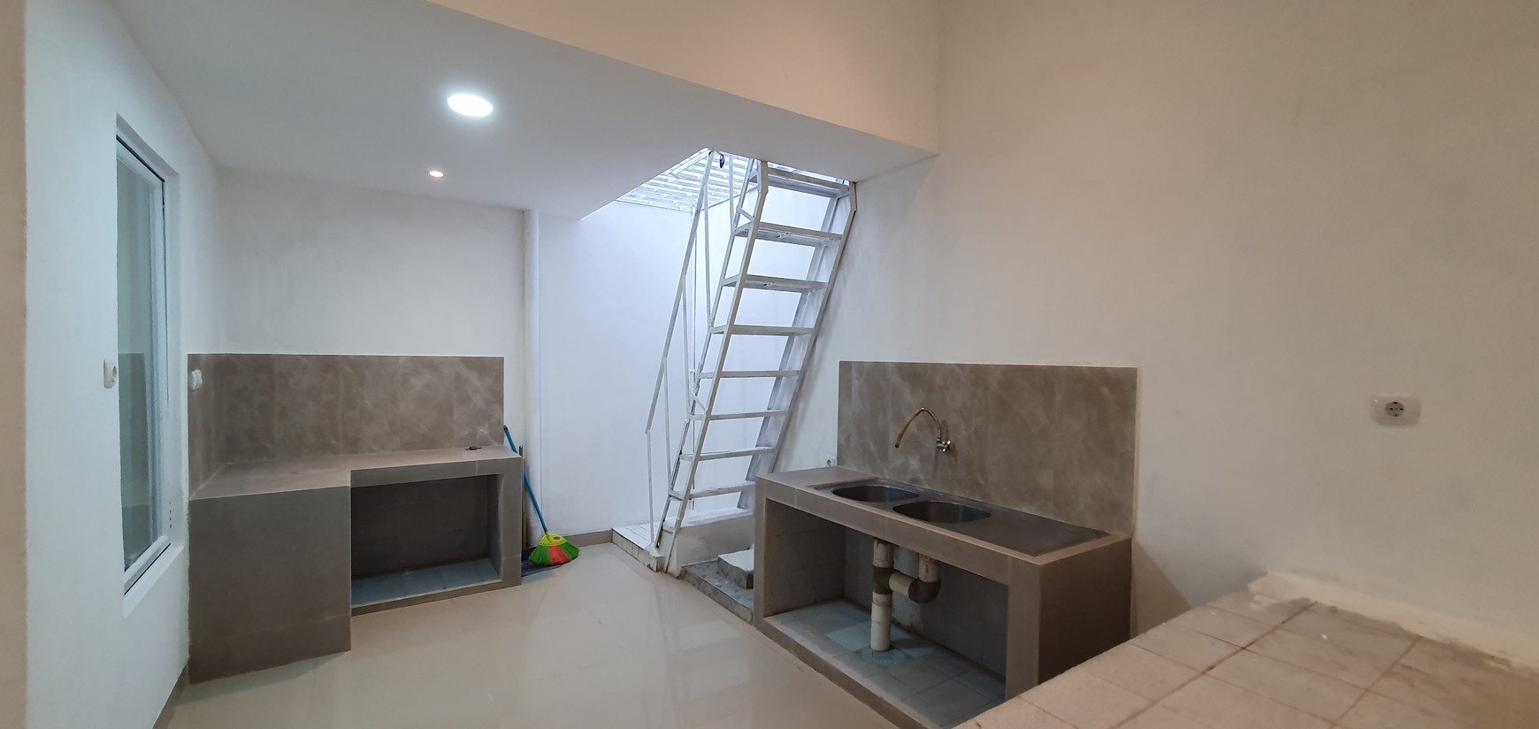 Rumah Sunter Indah sudah renovasi, 100% baru