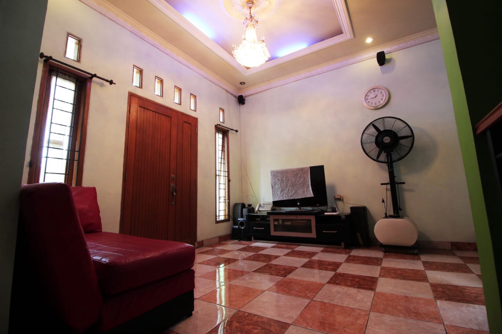 Rumah 3 Lantai, Bebas banjir, Lokasi Strategis dekat dengan ST. Sudimara