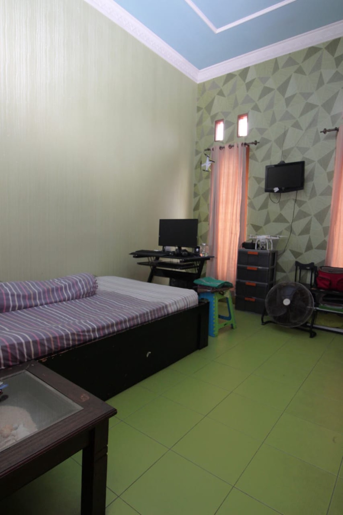 Rumah 3 Lantai, Bebas banjir, Lokasi Strategis dekat dengan ST. Sudimara