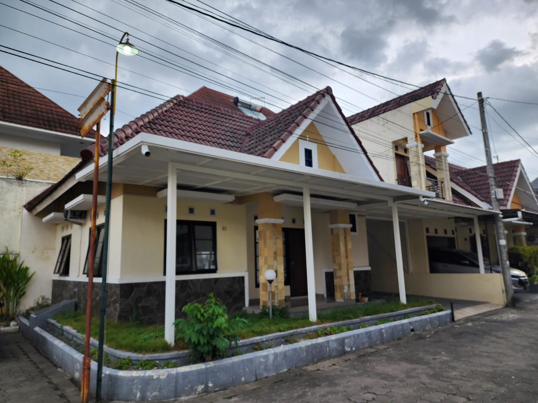 Rumah Hook Semi Furnish Dalam Perum Taman Kuantan Sendangadi Mlati Sleman