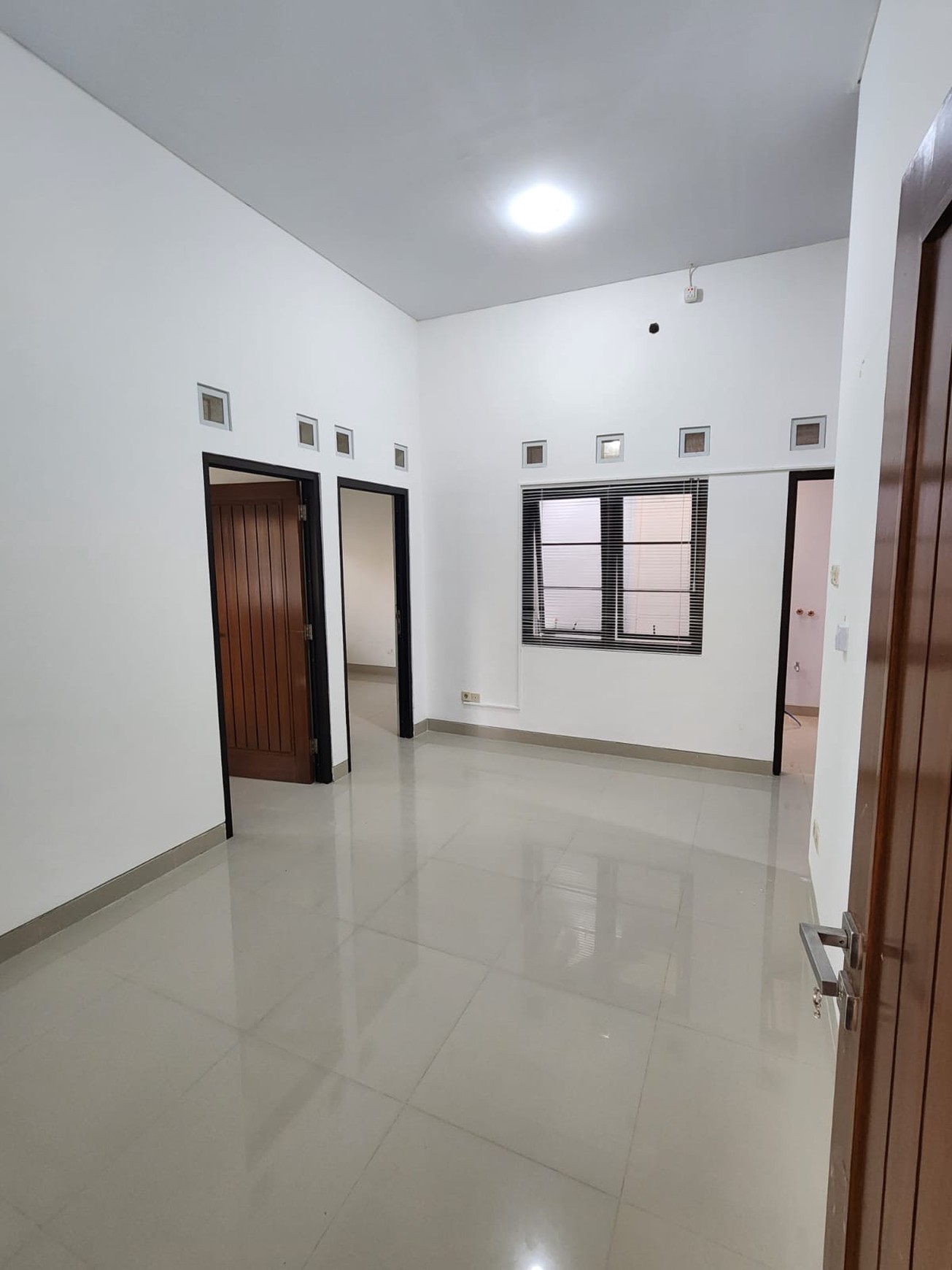 Rumah Hook Semi Furnish Dalam Perum Taman Kuantan Sendangadi Mlati Sleman