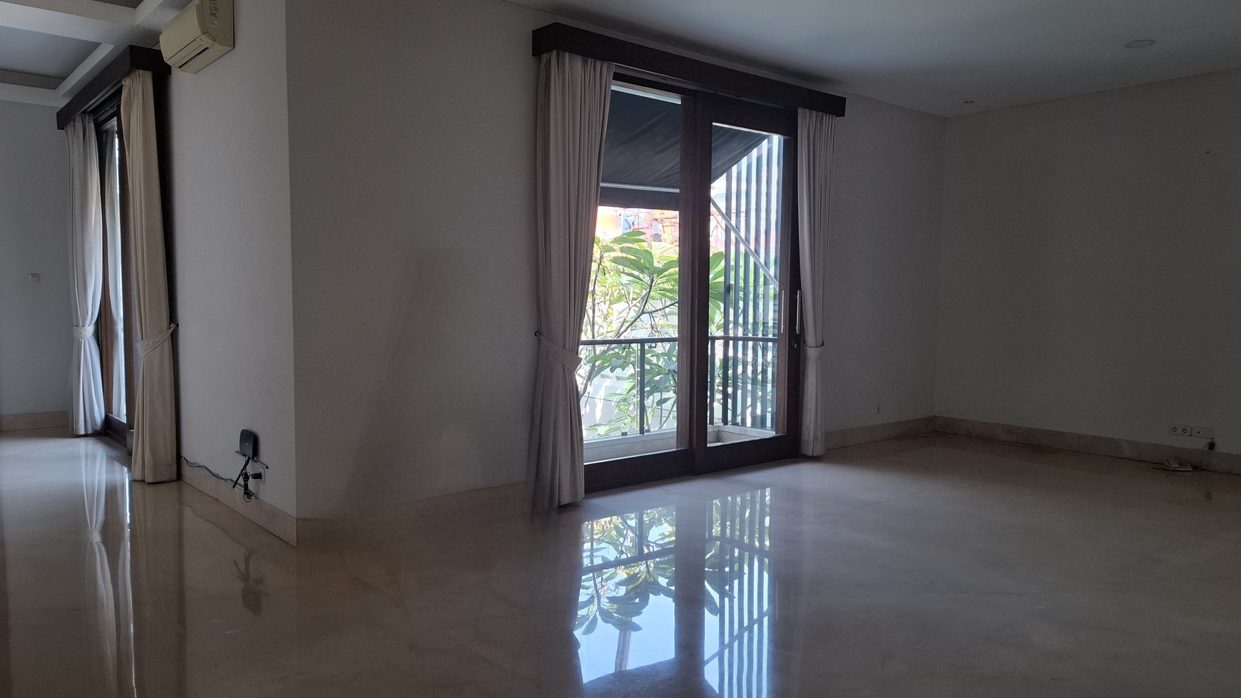 DIJUAL RUMAH LUX DI AREA STRATEGIS DI PONDOK INDAH