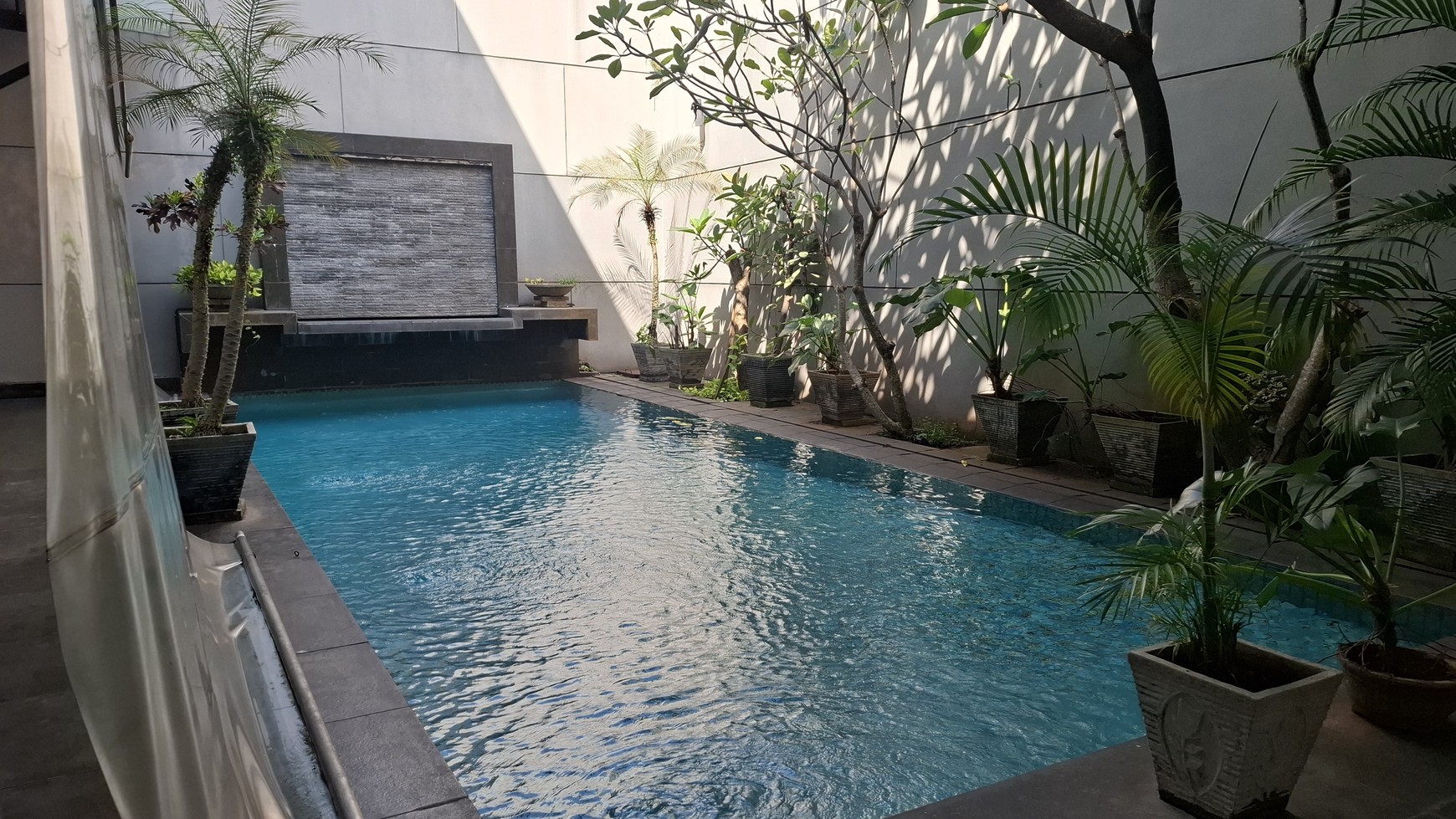 DIJUAL RUMAH LUX DI AREA STRATEGIS DI PONDOK INDAH