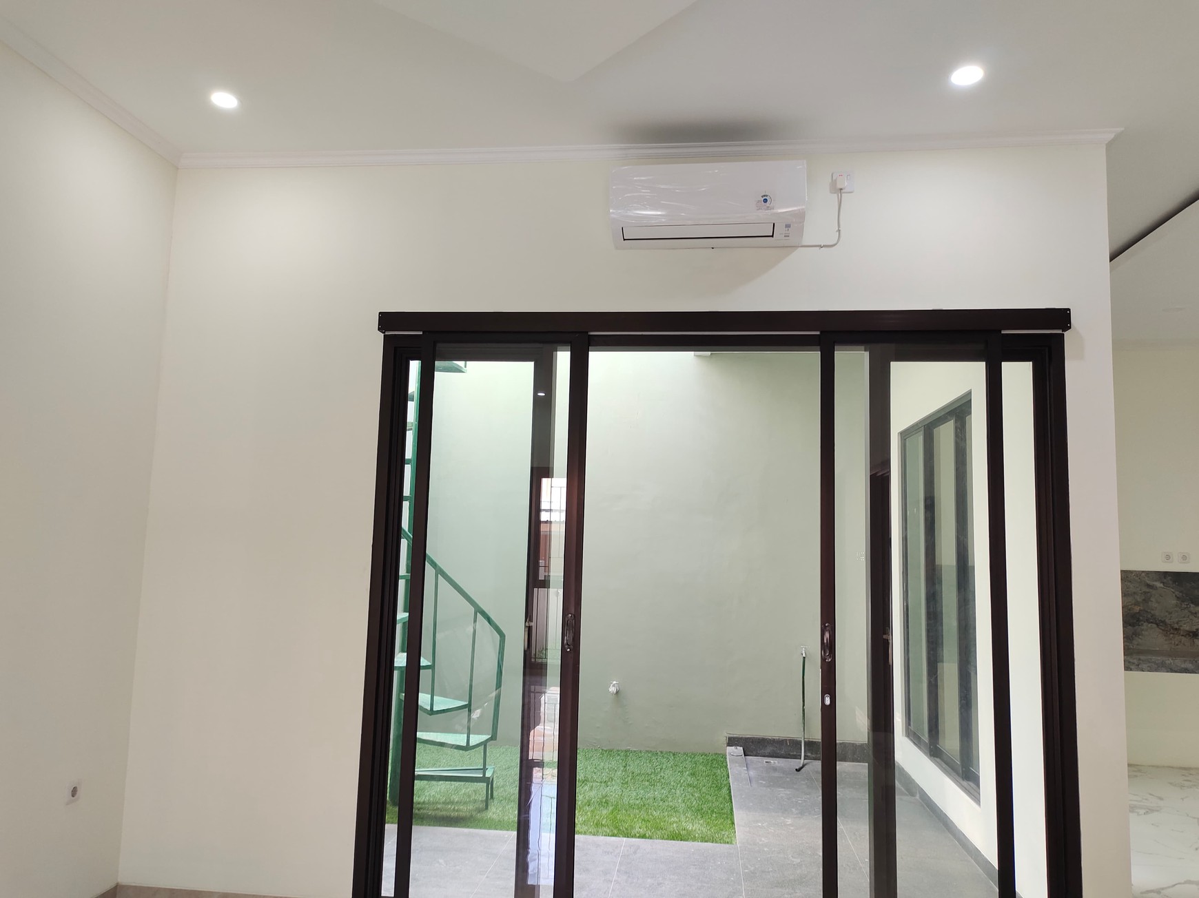 Rumah Brand New 2 Lantai di Raffles Hills Cibubur 