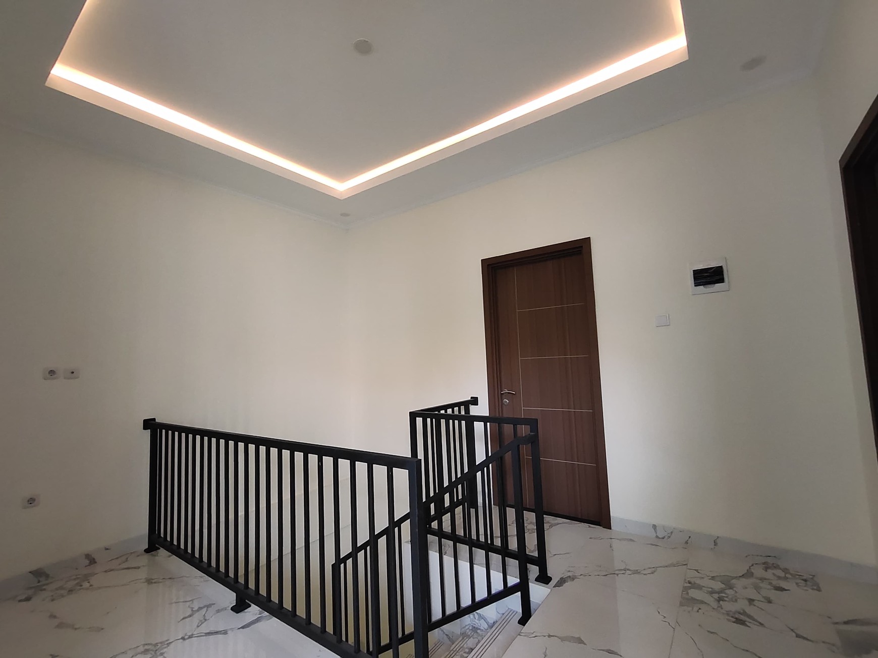 Rumah Brand New 2 Lantai di Raffles Hills Cibubur 