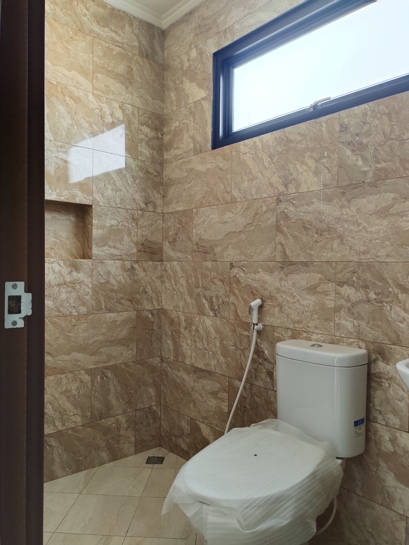 Rumah Brand New 2 Lantai di Raffles Hills Cibubur 