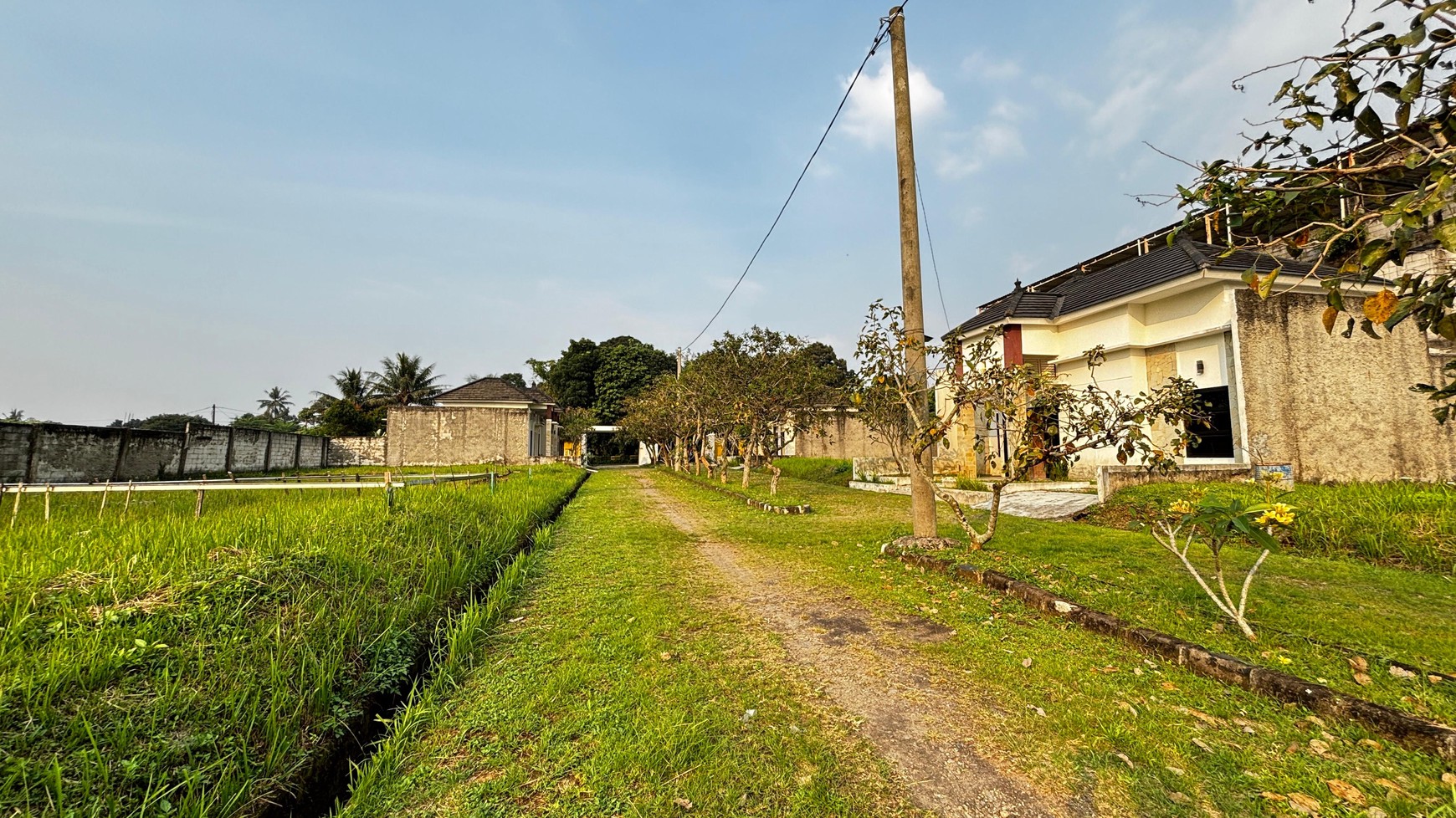 Lahan/ Kavling Cluster 8000 m2 Berikut 7 Unit Rumah Di Jl. Letkol Atang Sanjaya, Ranca Bungur, Bogor