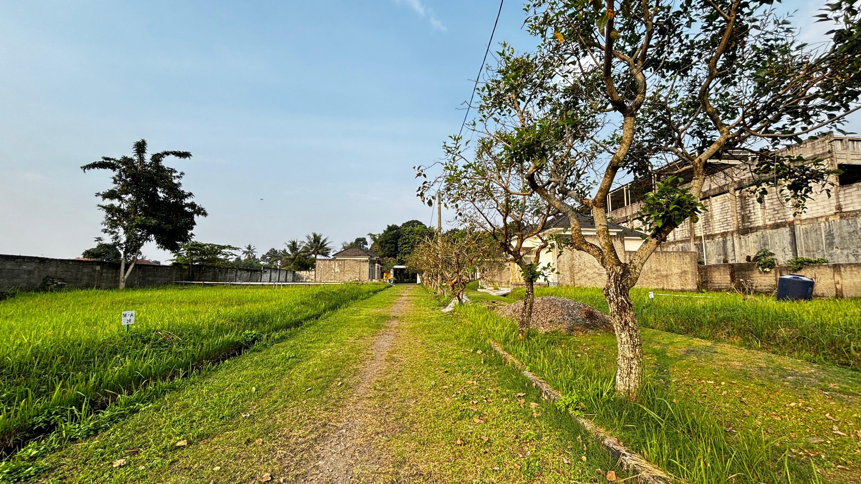 Lahan/ Kavling Cluster 8000 m2 Berikut 7 Unit Rumah Di Jl. Letkol Atang Sanjaya, Ranca Bungur, Bogor