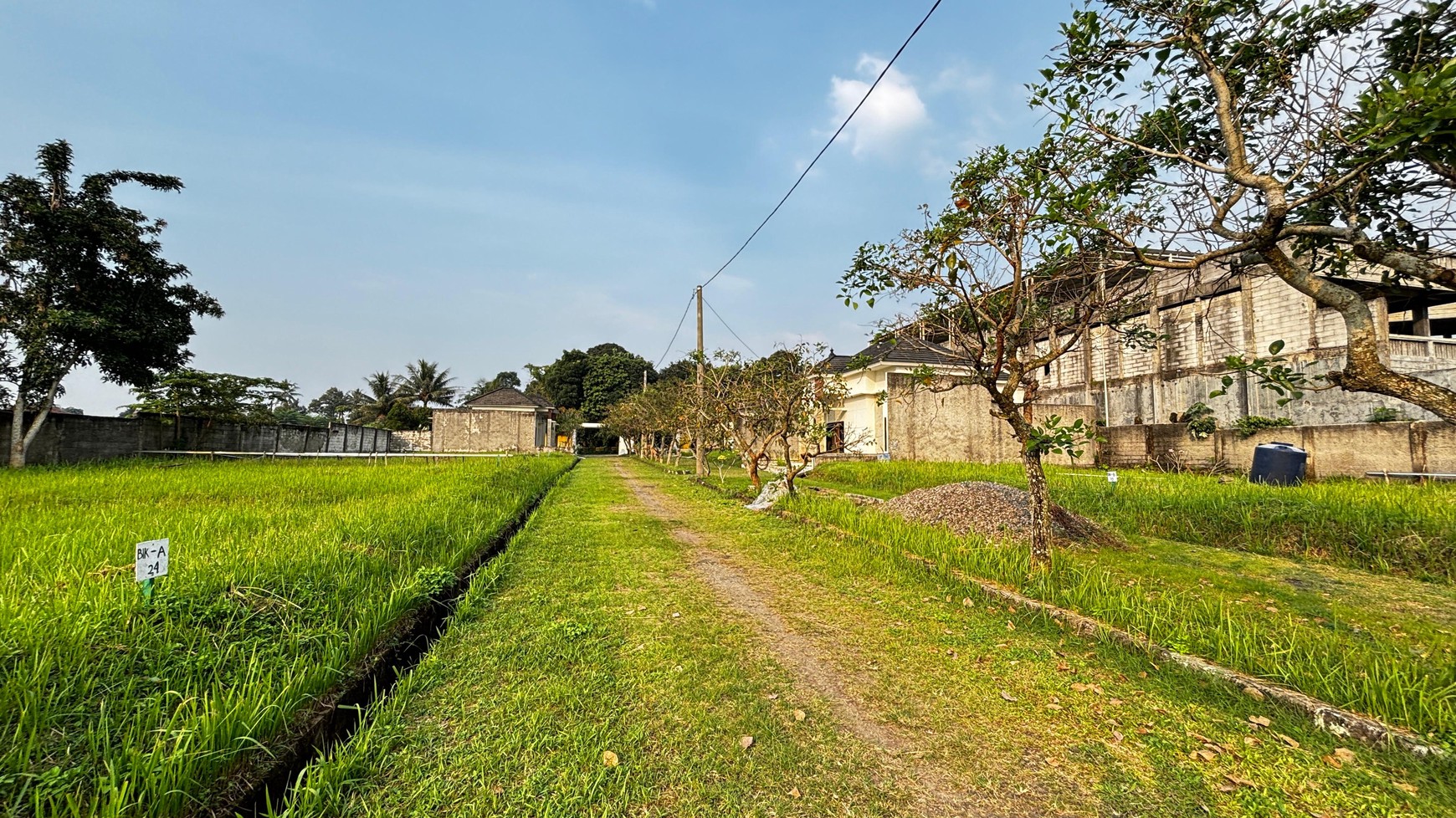 Lahan/ Kavling Cluster 8000 m2 Berikut 7 Unit Rumah Di Jl. Letkol Atang Sanjaya, Ranca Bungur, Bogor