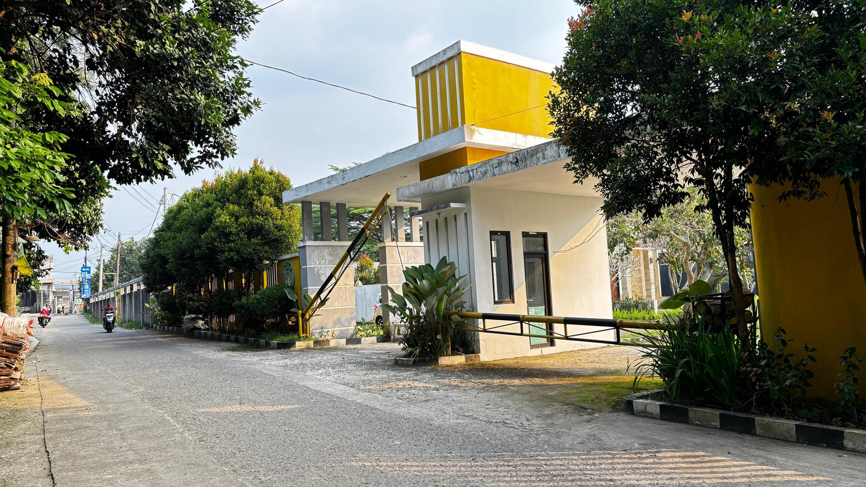 Lahan/ Kavling Cluster 8000 m2 Berikut 7 Unit Rumah Di Jl. Letkol Atang Sanjaya, Ranca Bungur, Bogor