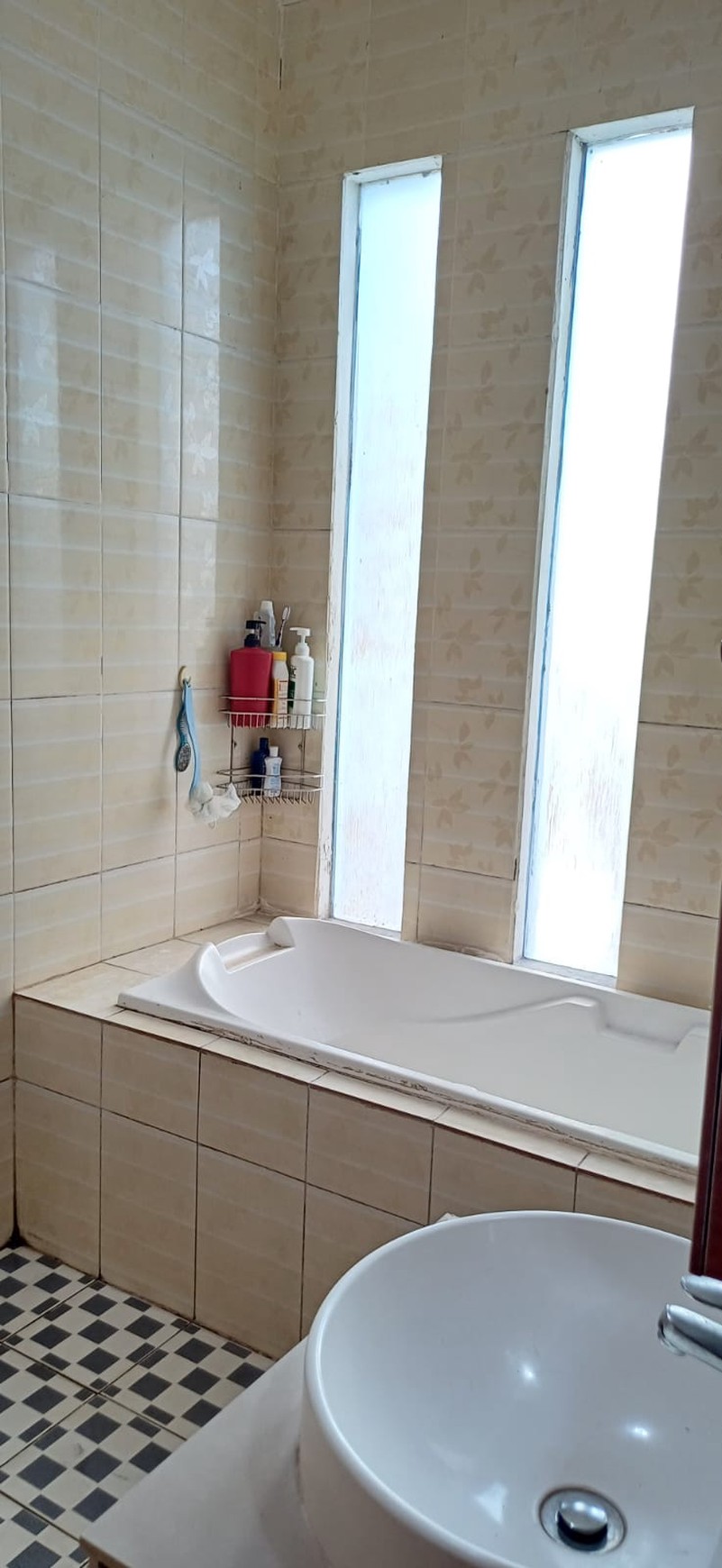 Dijual rumah modern lengkap dan nyaman dalam cluster bebas banjir