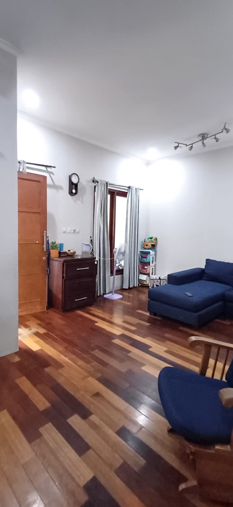 Dijual rumah modern lengkap dan nyaman dalam cluster bebas banjir