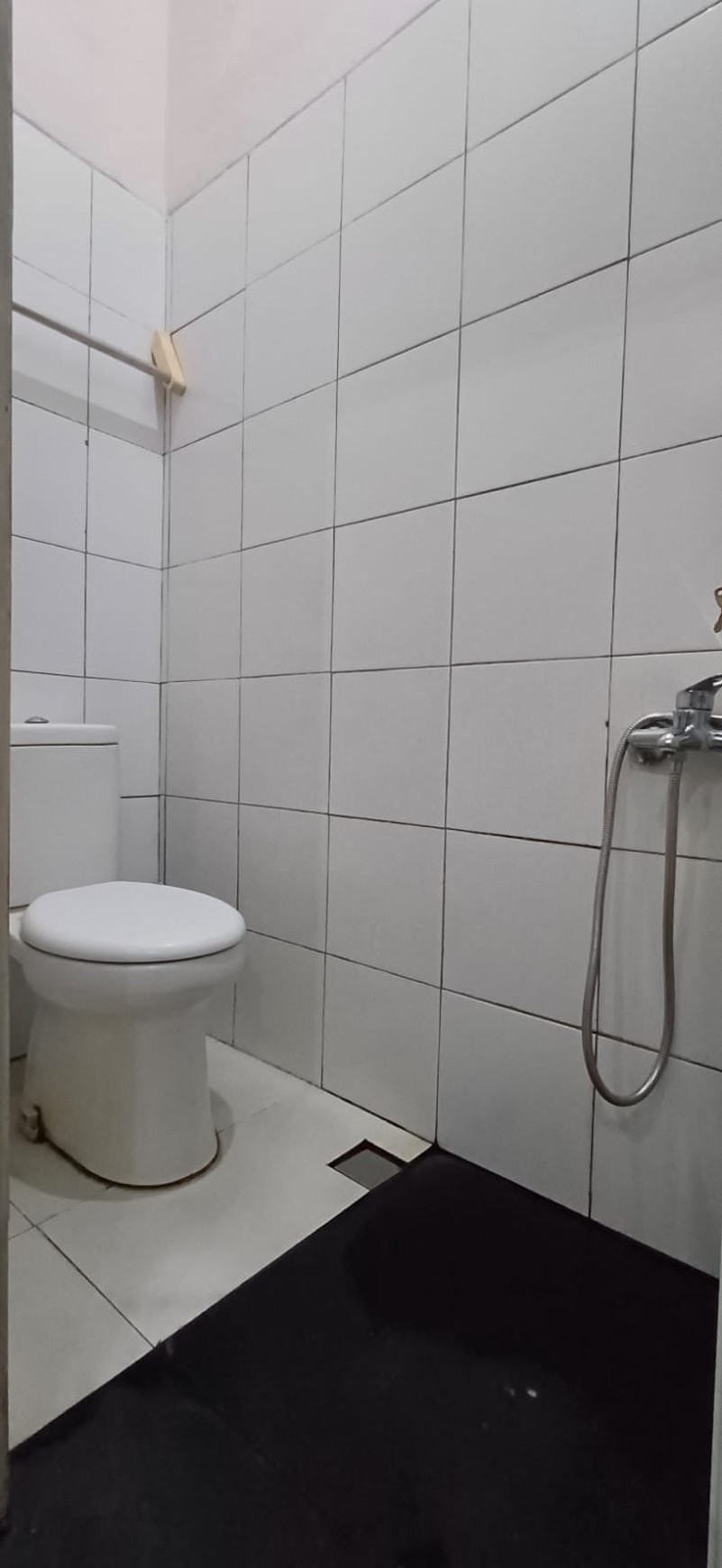 Dijual rumah modern lengkap dan nyaman dalam cluster bebas banjir