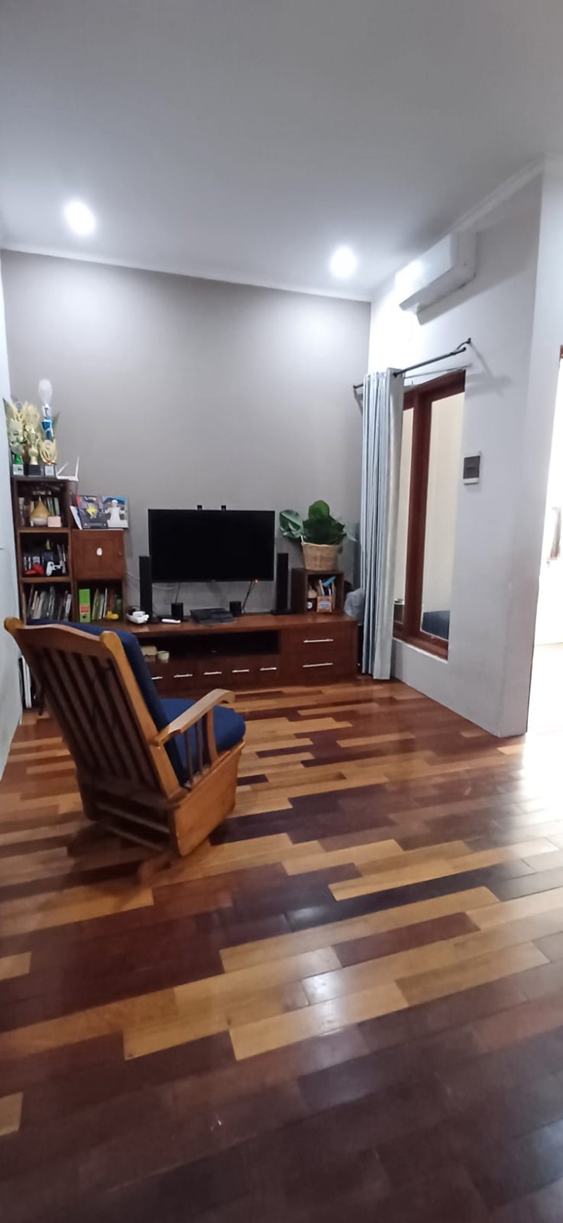 Dijual rumah modern lengkap dan nyaman dalam cluster bebas banjir