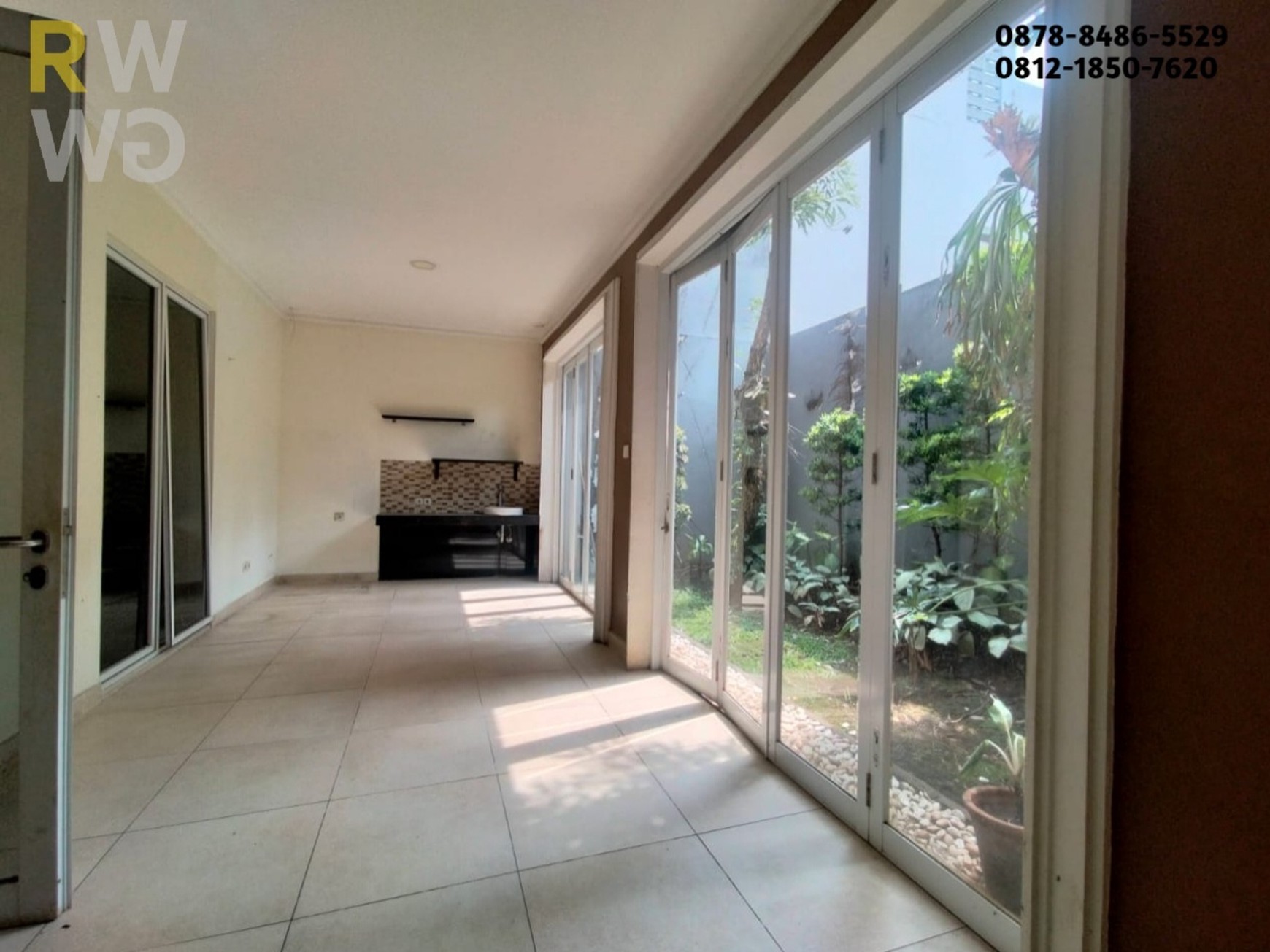 Dijual Rumah di Grand Wisata - Cluster Citrus Garden, Luas & Strategis