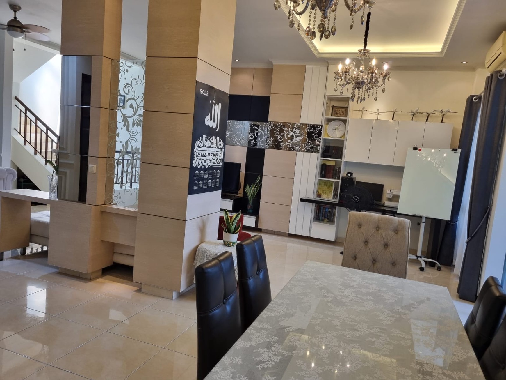 Rumah Cantik 2 Lantai dengan KT 5+1 KM 4+1 dan Siap Huni dengan Hunian Asri @Pamulang
