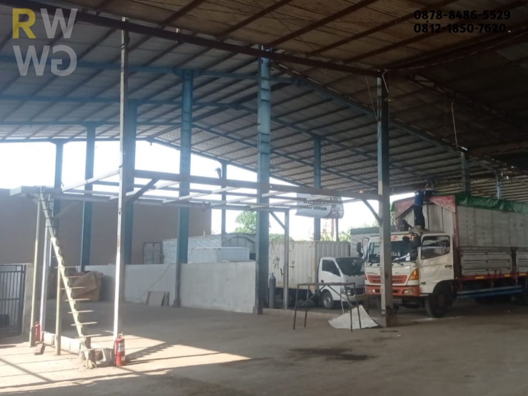 Gudang Workshop Dijual Murah di Setu Bekasi - 2 Lantai, Parkir Luas & Lokasi Strategis