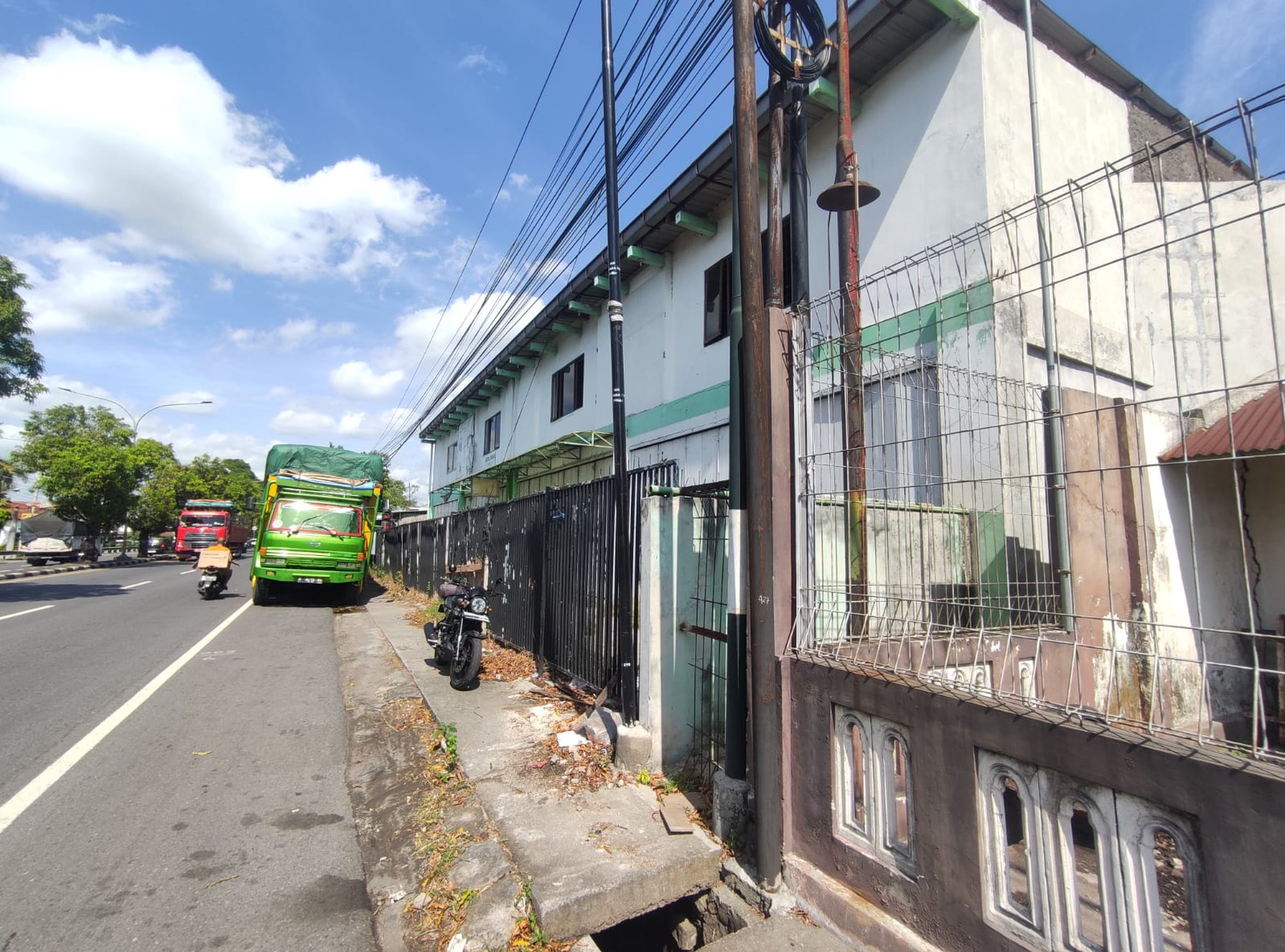 Gudang & Ruko 1174 Meter Persegi Lokasi Strategis Jalan Jogja-Solo Km 14