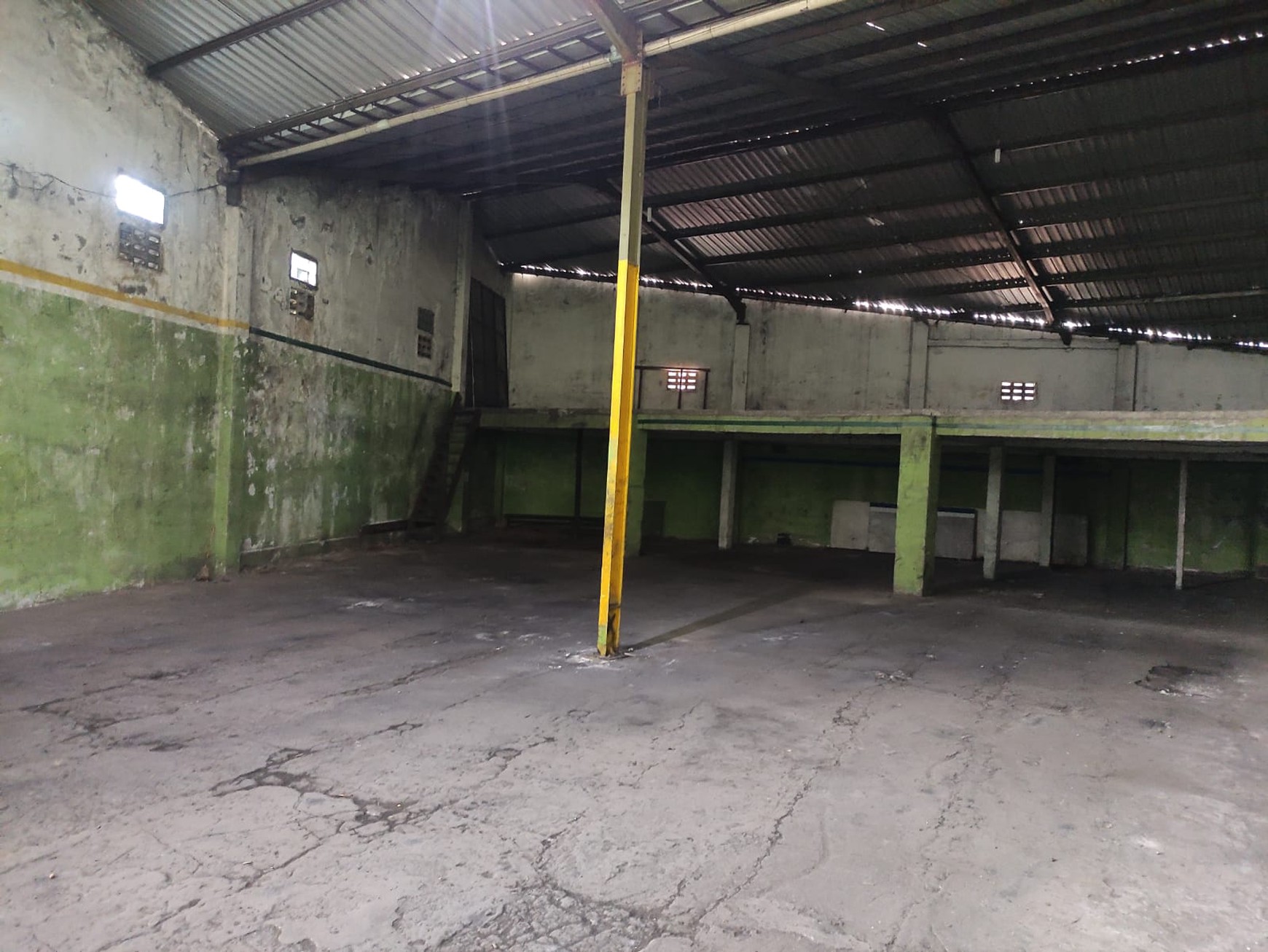 Gudang & Ruko 1174 Meter Persegi Lokasi Strategis Jalan Jogja-Solo Km 14