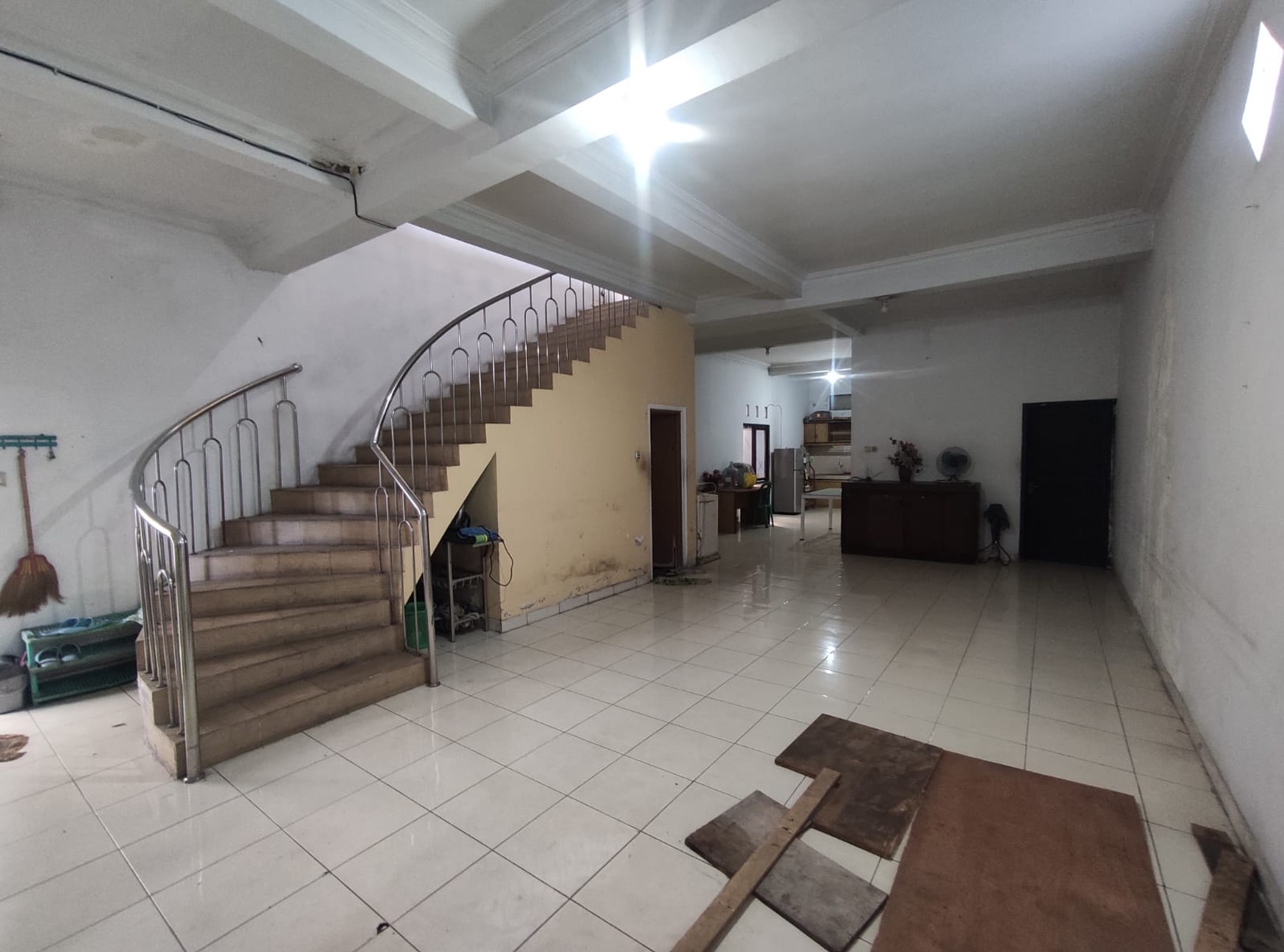 Gudang & Ruko 1174 Meter Persegi Lokasi Strategis Jalan Jogja-Solo Km 14