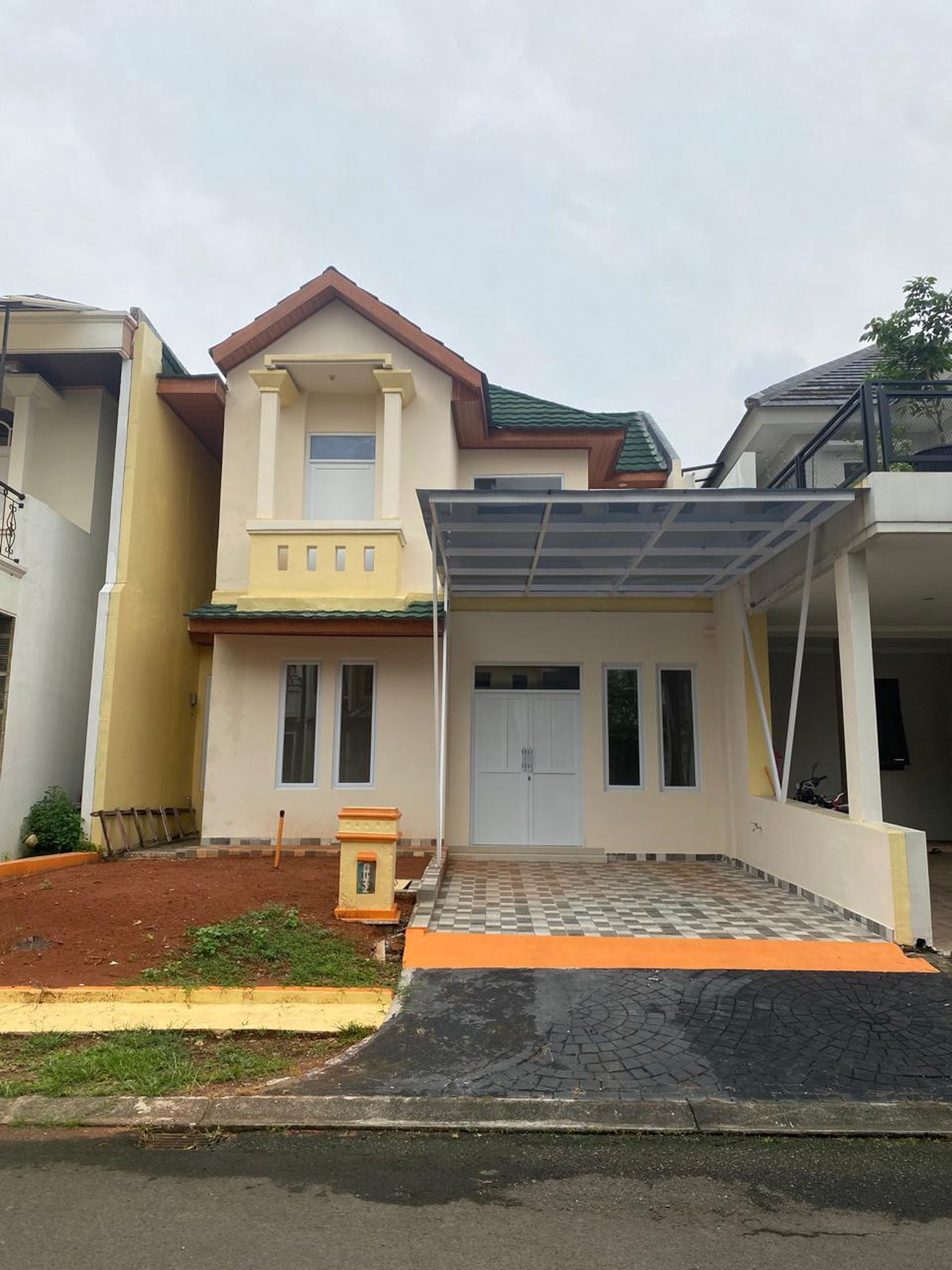 Rumah Cantik 2 Lantai, Siap Huni di Kota Wisata Cibubur 