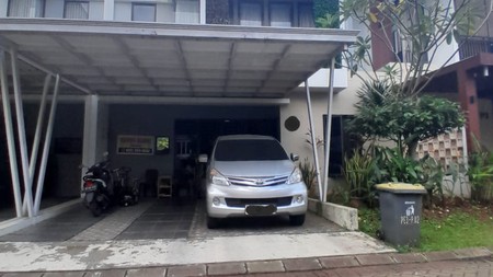 Rumah Tingkat Cantik di Premier Estate 3 Kranggan Lokasi Strategis Dekat Tol Jatiwarna