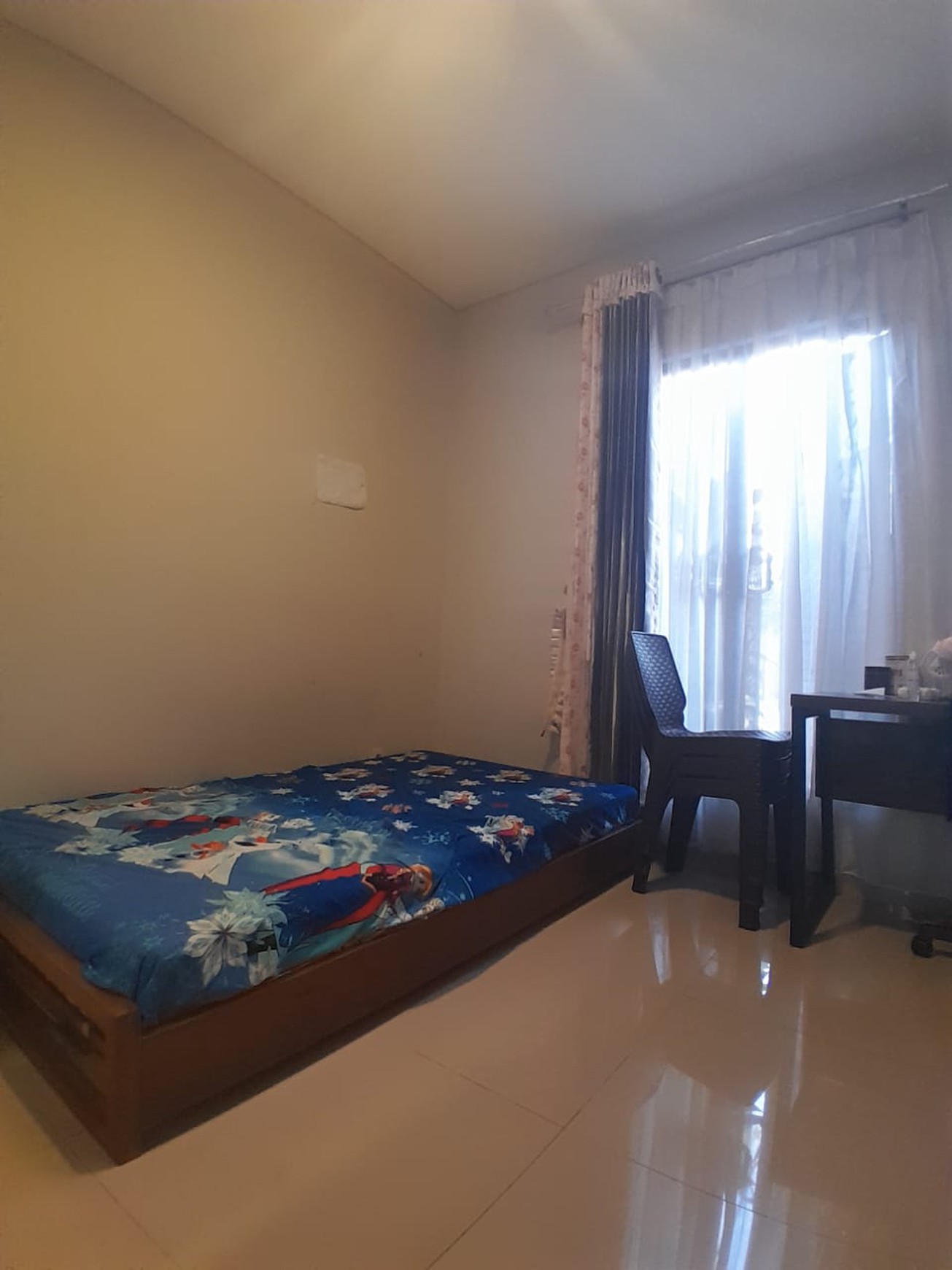 Rumah Tingkat Cantik di Premier Estate 3 Kranggan Lokasi Strategis Dekat Tol Jatiwarna