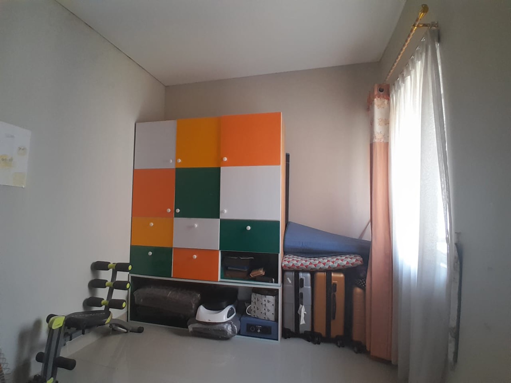 Rumah Tingkat Cantik di Premier Estate 3 Kranggan Lokasi Strategis Dekat Tol Jatiwarna