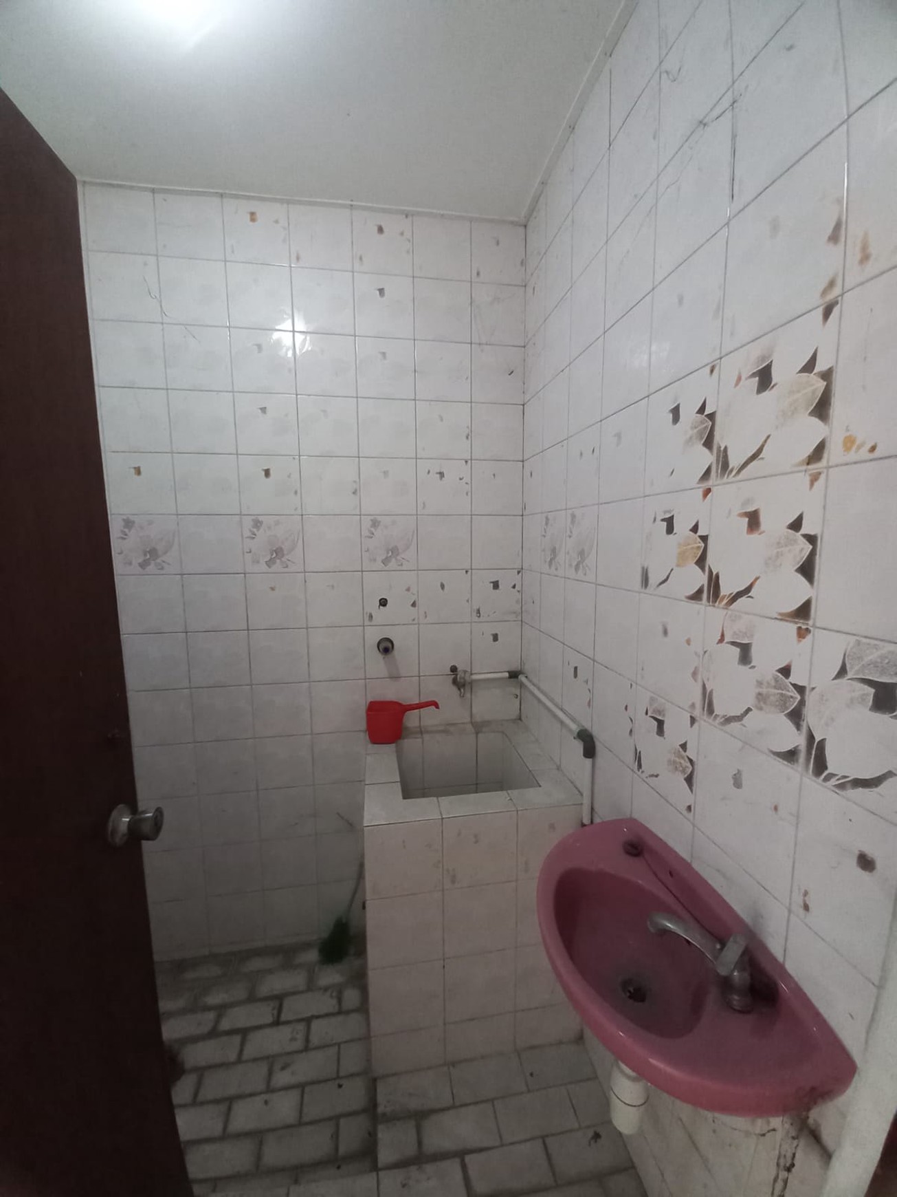 Rumah Klasik Lokasi Strategis Di Rawamangun