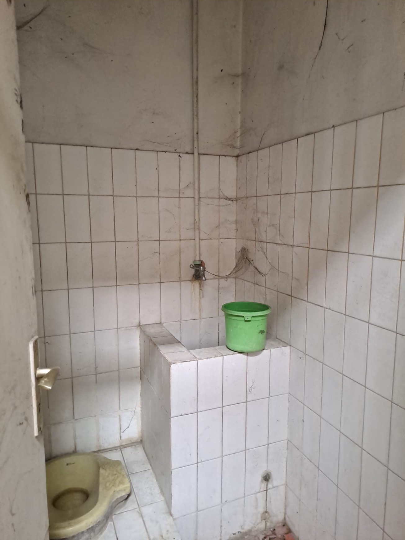 Rumah Klasik Lokasi Strategis Di Rawamangun