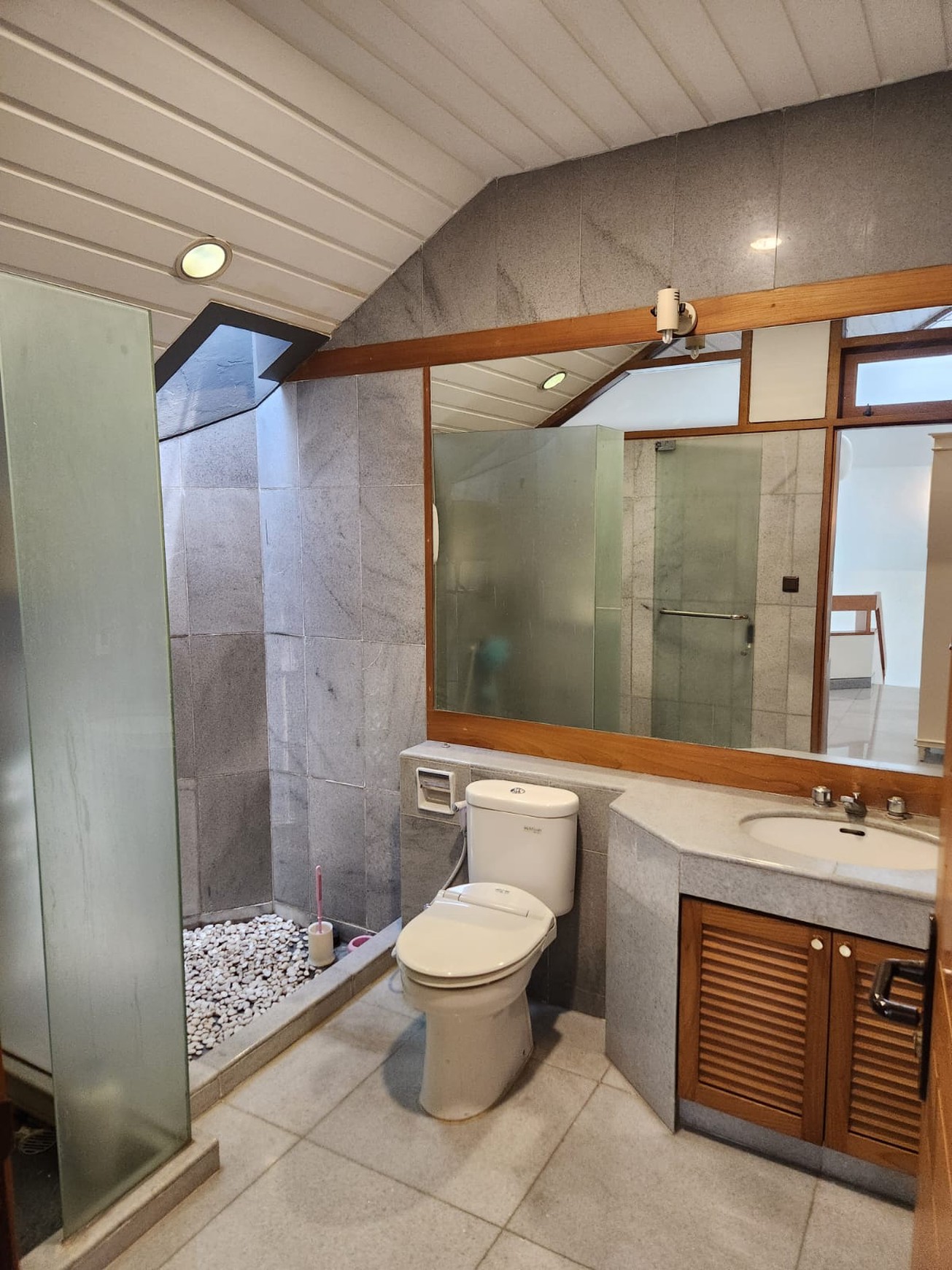 Rumah Hitung Tanah Area Cipete