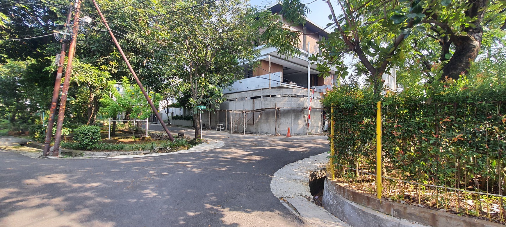 Kavling + Bangunan (rumah rusak), Cocok Untuk Investasi Atau Bangun Baru