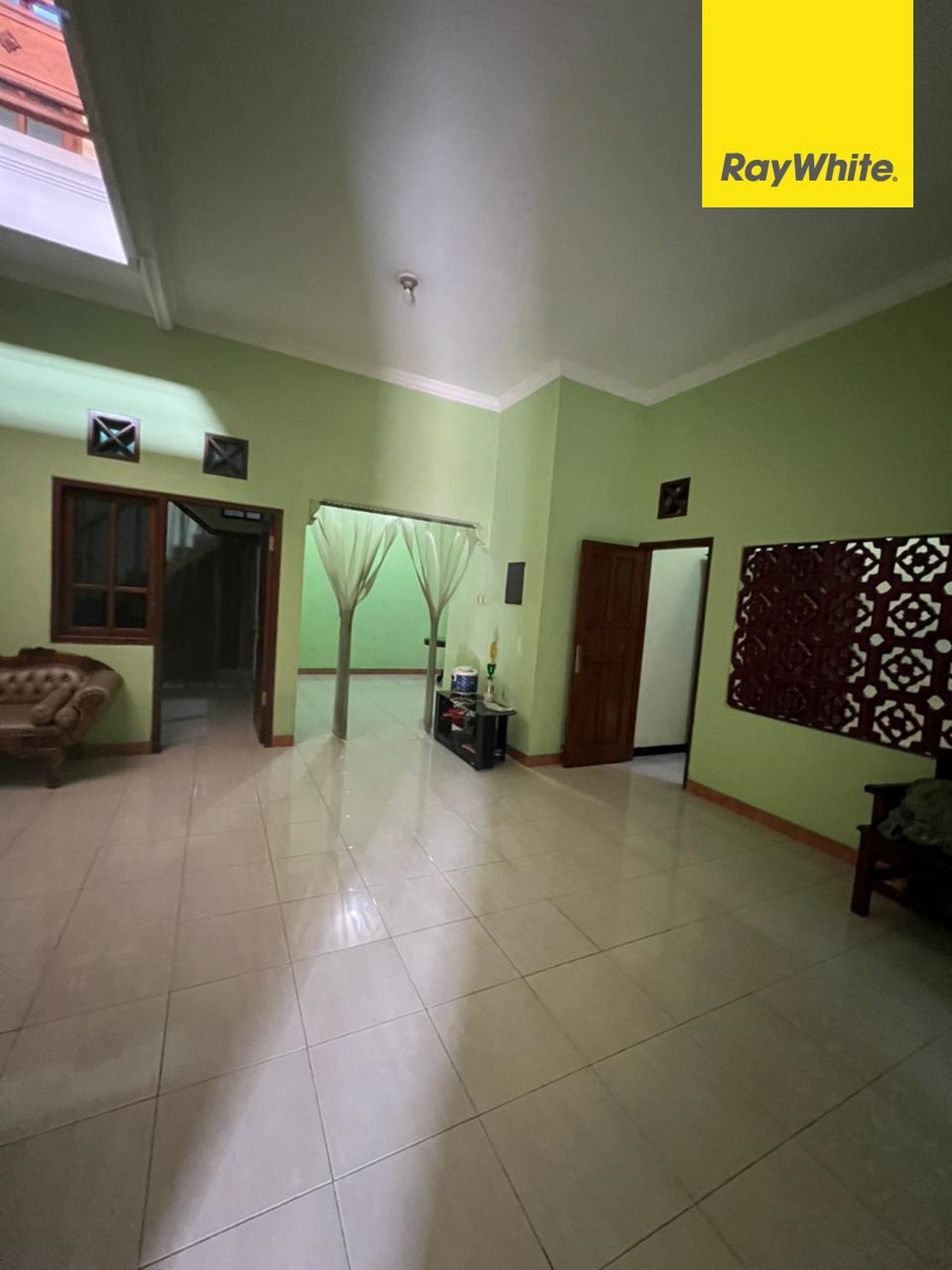 Disewakan Rumah 2 lantai di Gubeng Kertajaya Surabaya